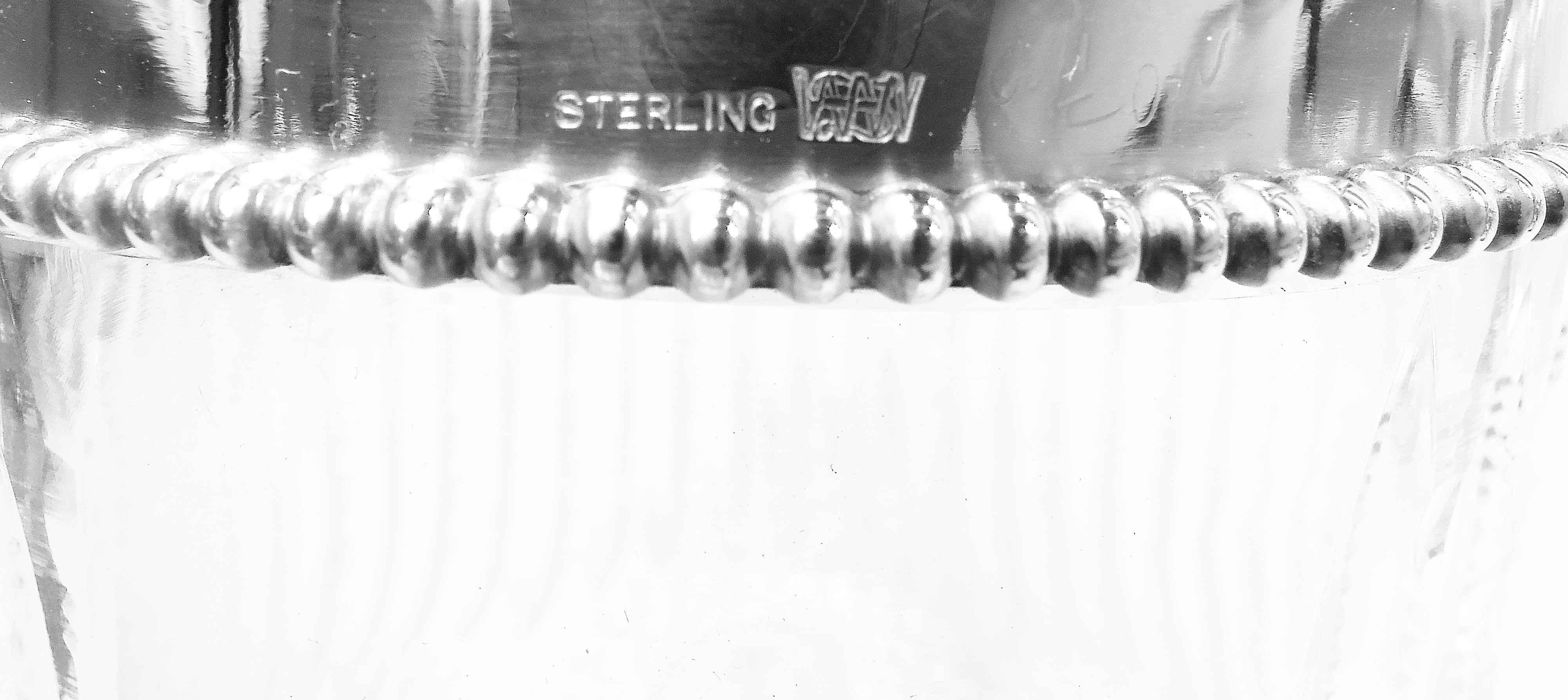 Ancienne cruche à eau en verre taillé Brilliante et en argent Sterling en vente 3