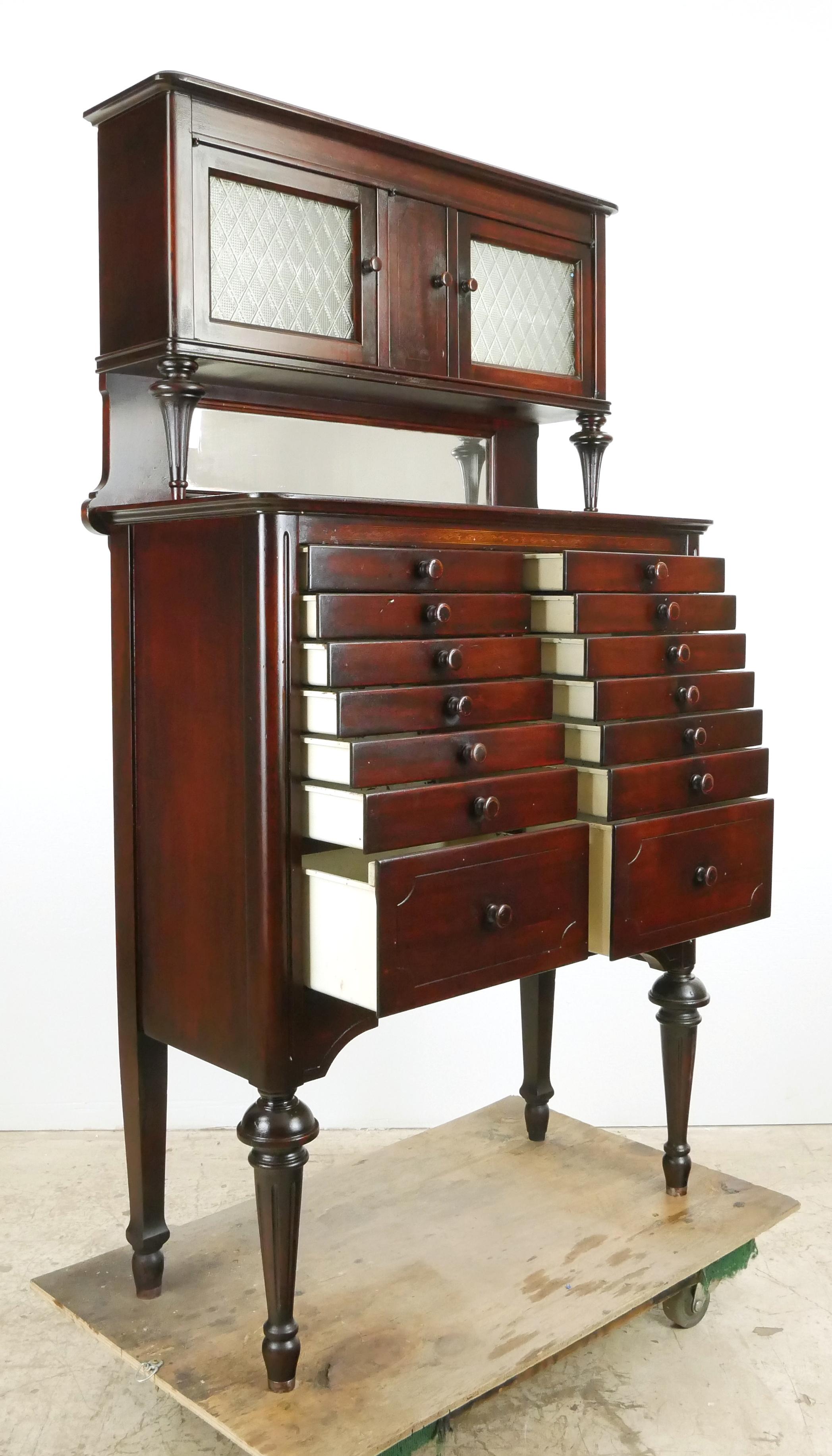 Antike American Cabinet Co. Dentalschrank aus Mahagoni im Angebot 5