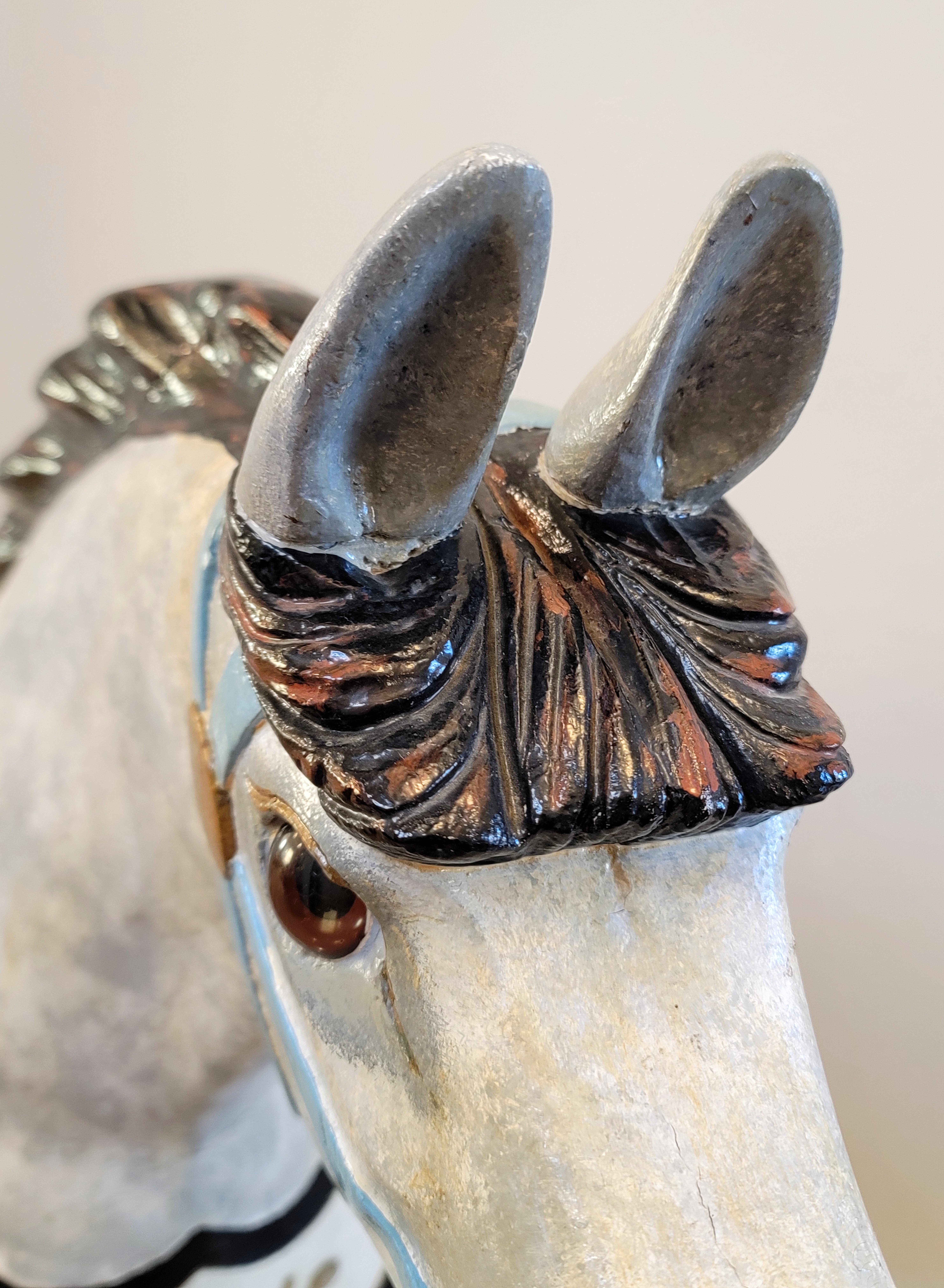Bois Ancienne attribuée à Charles Dare, cheval de carnaval américain en vente