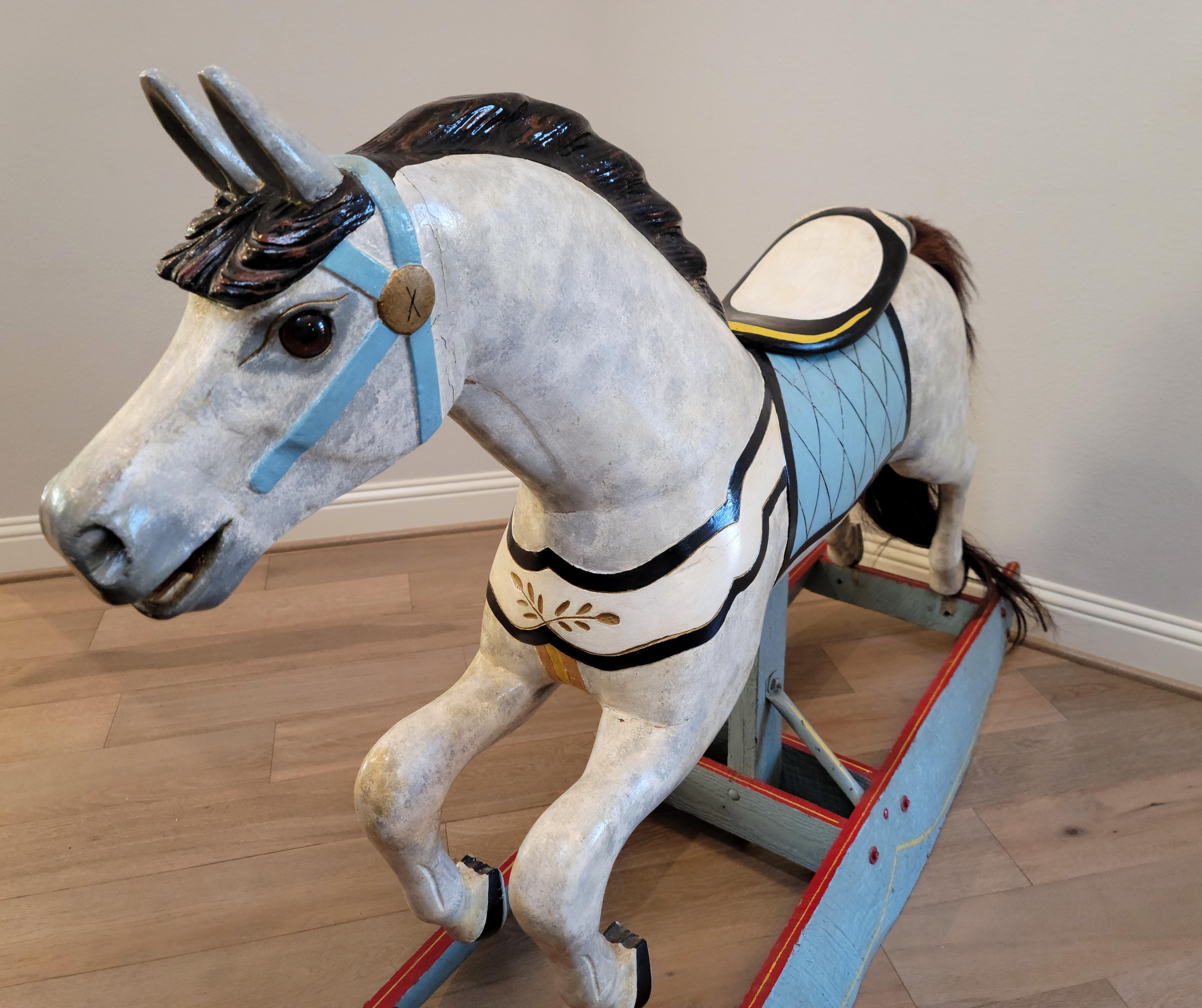 Ancienne attribuée à Charles Dare, cheval de carnaval américain en vente 1