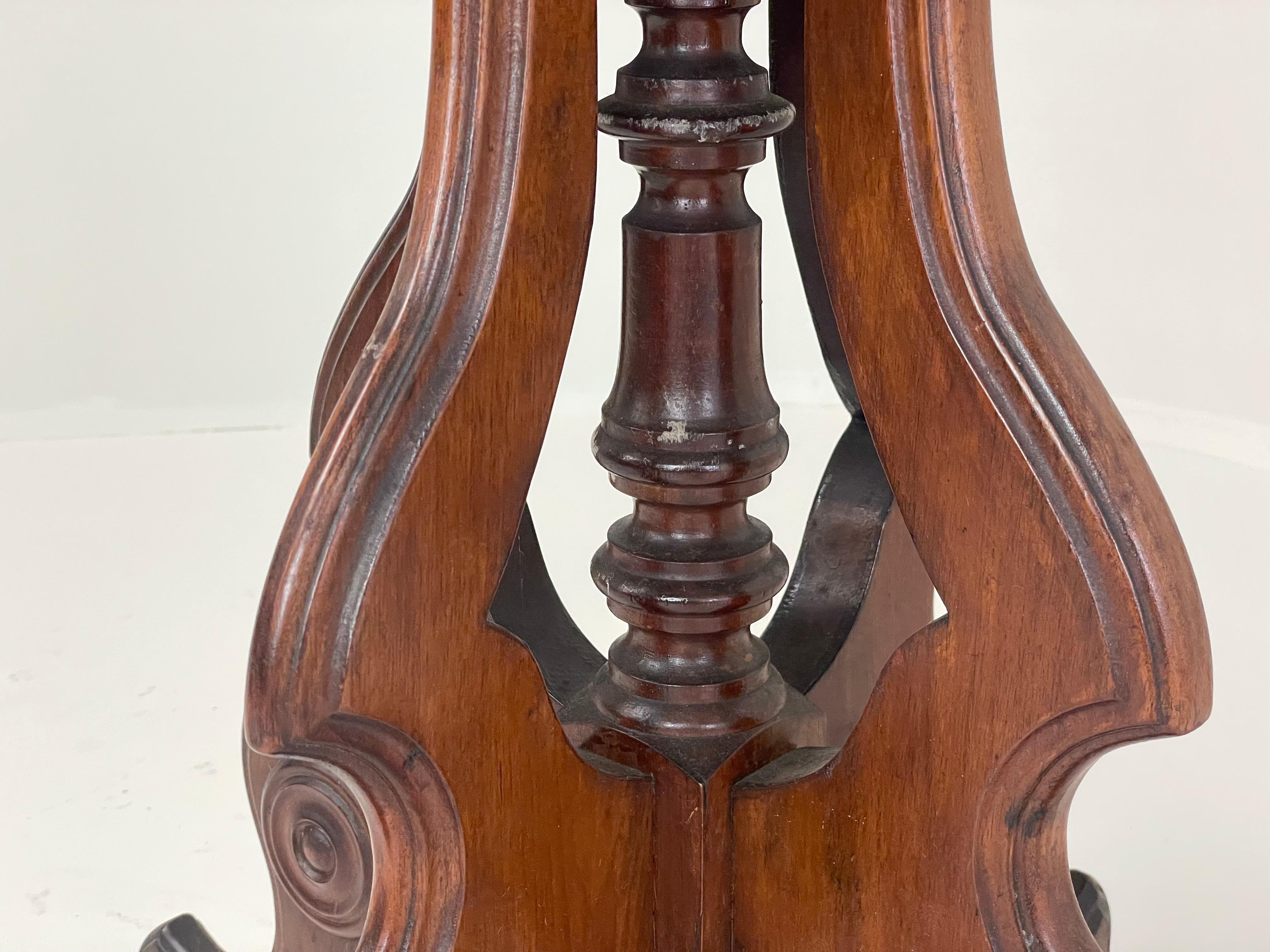 XIXe siècle Ancienne table centrale américaine en marbre de Carrare en vente