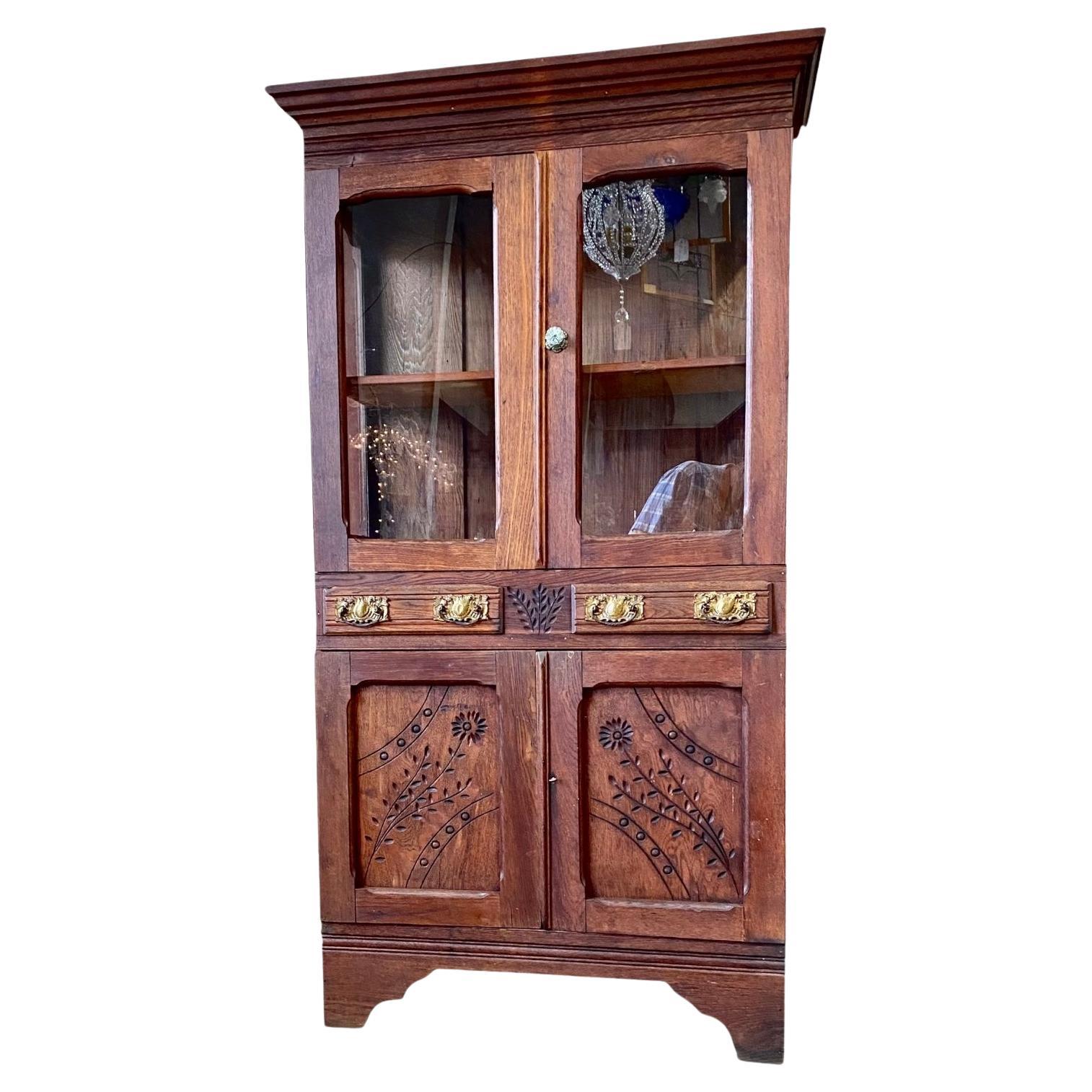 Antique coffre-fort américain sculpté en chêne rouge