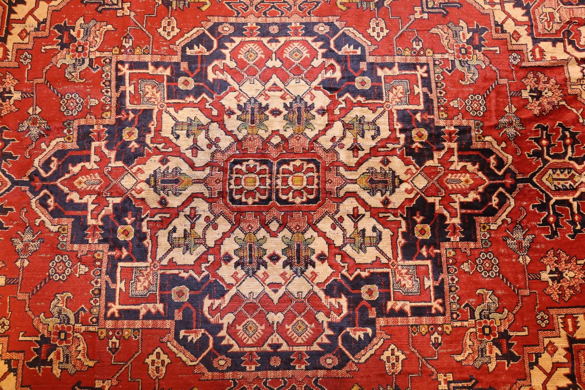 20th Century Antique American Chenille Rug. Size: 4 ft 7 in x 6 ft (1.4 m x 1.83 m)