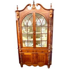 Antiker amerikanischer Eckschrank aus Kirschbaumholz und Pappelholz, Mid-Atlantic Region