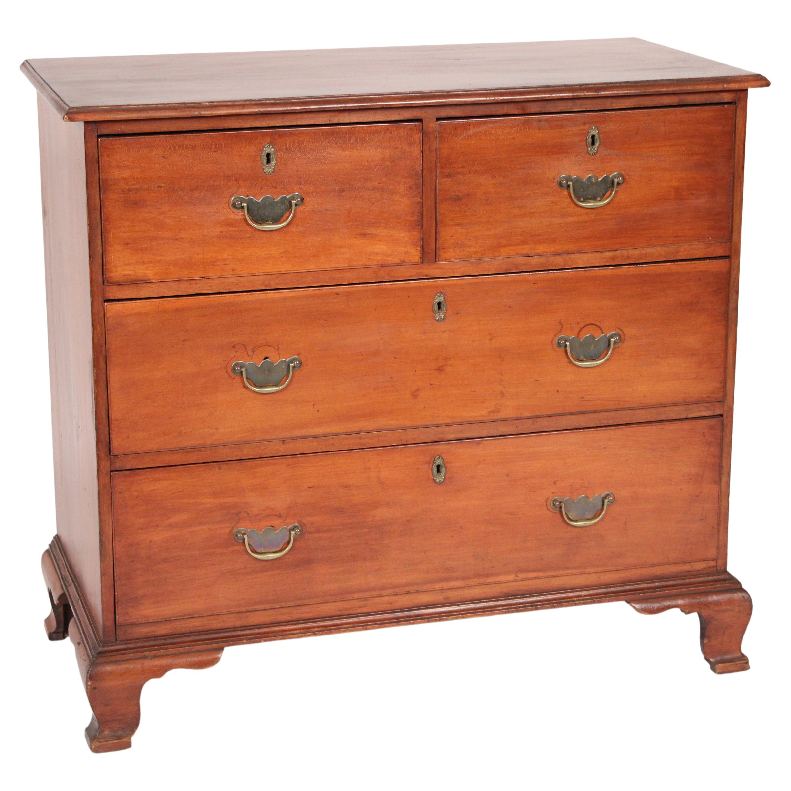 Antique American Cherry Wood Chest of Drawers For Sale