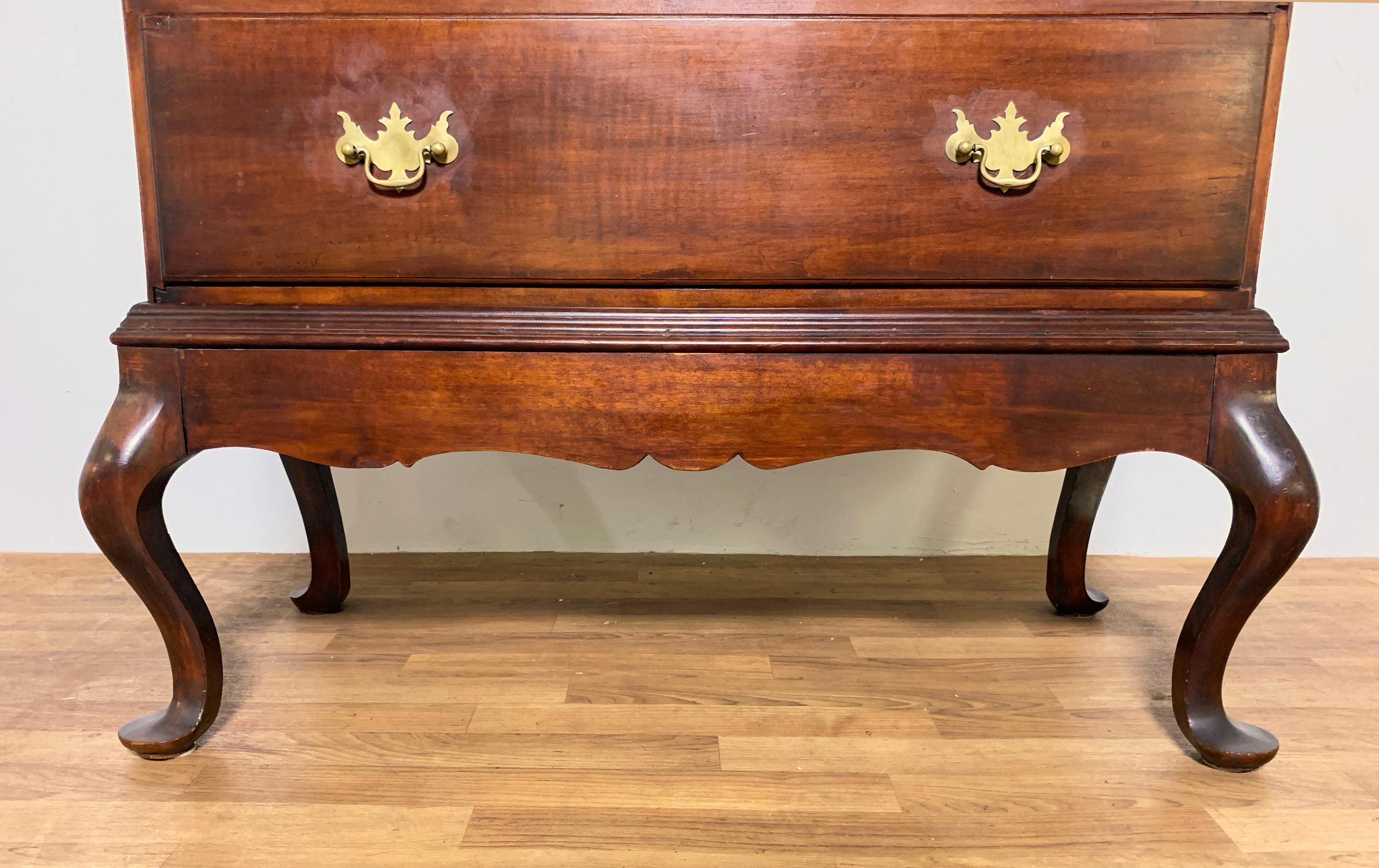 Antique American Chippendale Chest on Frame, Circa 1780s For Sale 1