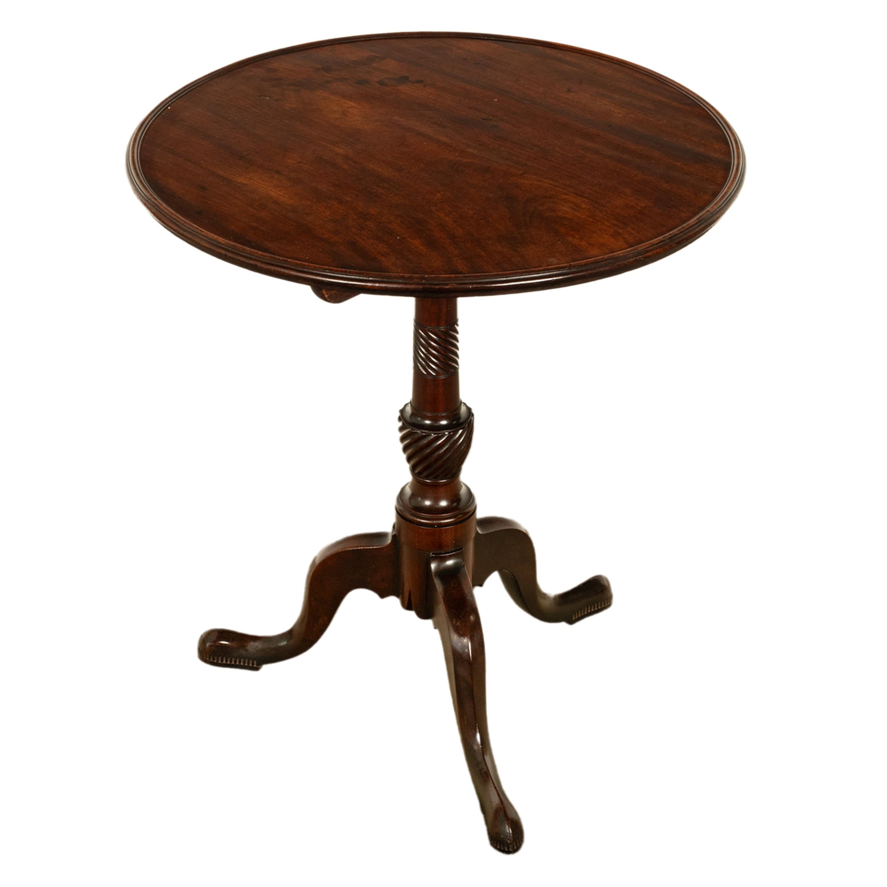 Antique American Chippendale Mahogany Tilt-Top Table Candlestand Philadelphia For Sale 7