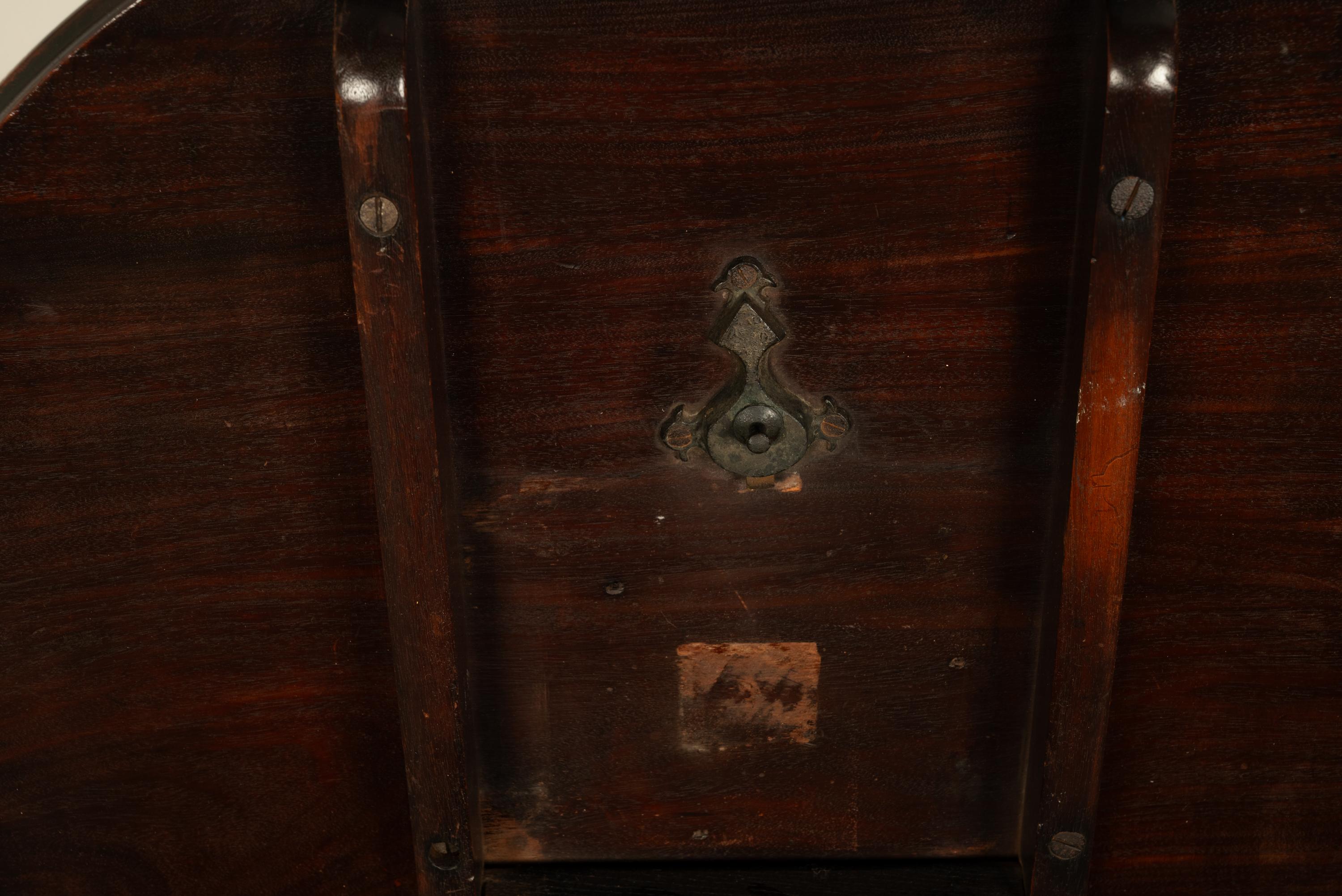 Antique American Chippendale Mahogany Tilt-Top Table Candlestand Philadelphia For Sale 15