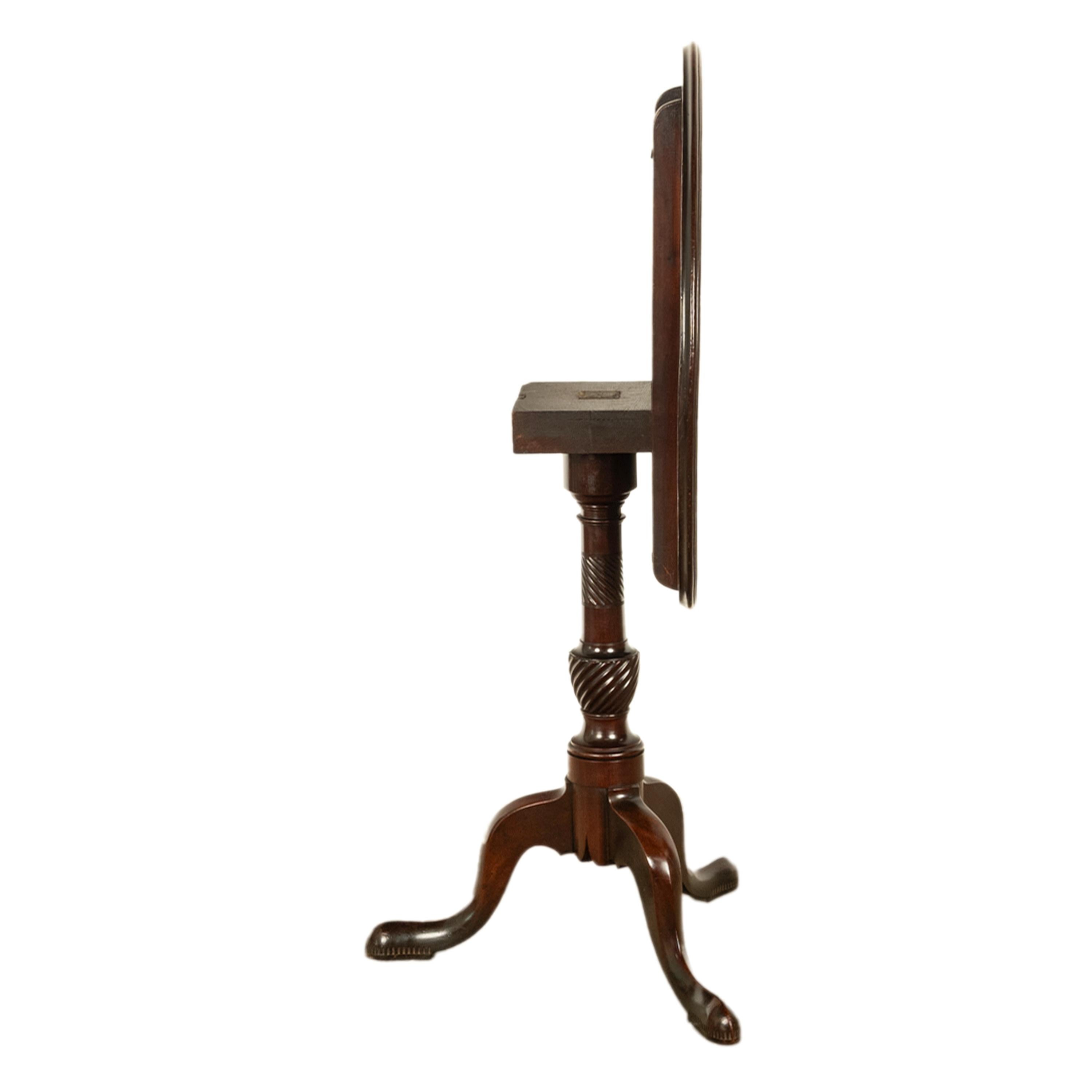 Antique American Chippendale Mahogany Tilt-Top Table Candlestand Philadelphia In Good Condition For Sale In Portland, OR