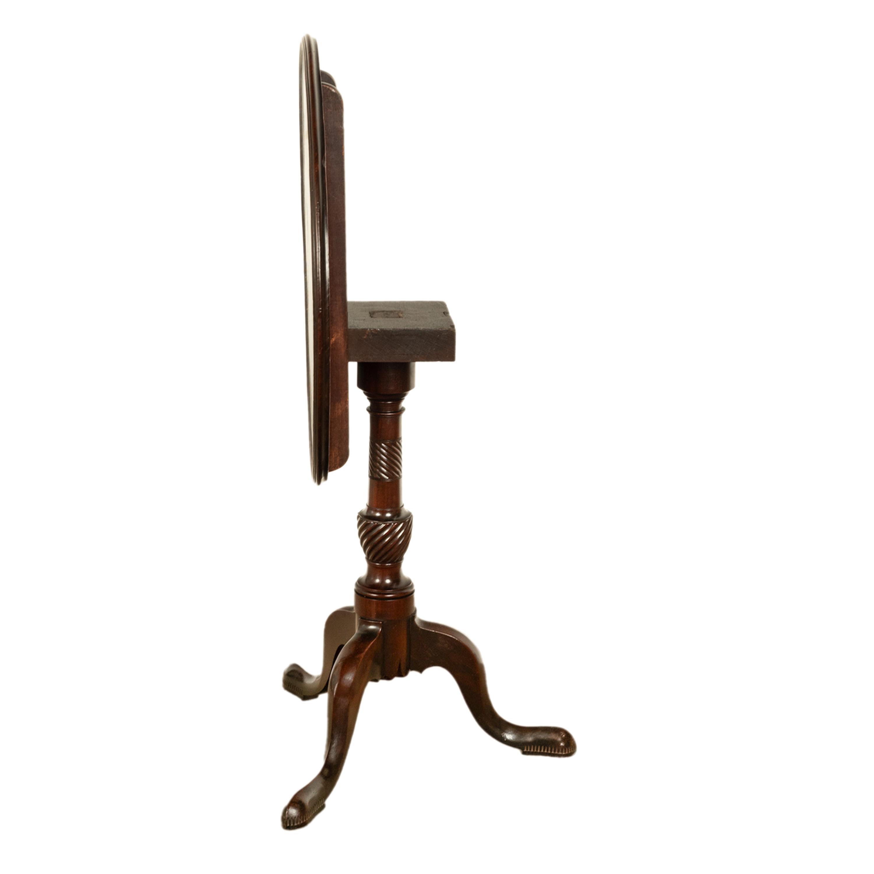 Antique American Chippendale Mahogany Tilt-Top Table Candlestand Philadelphia For Sale 3