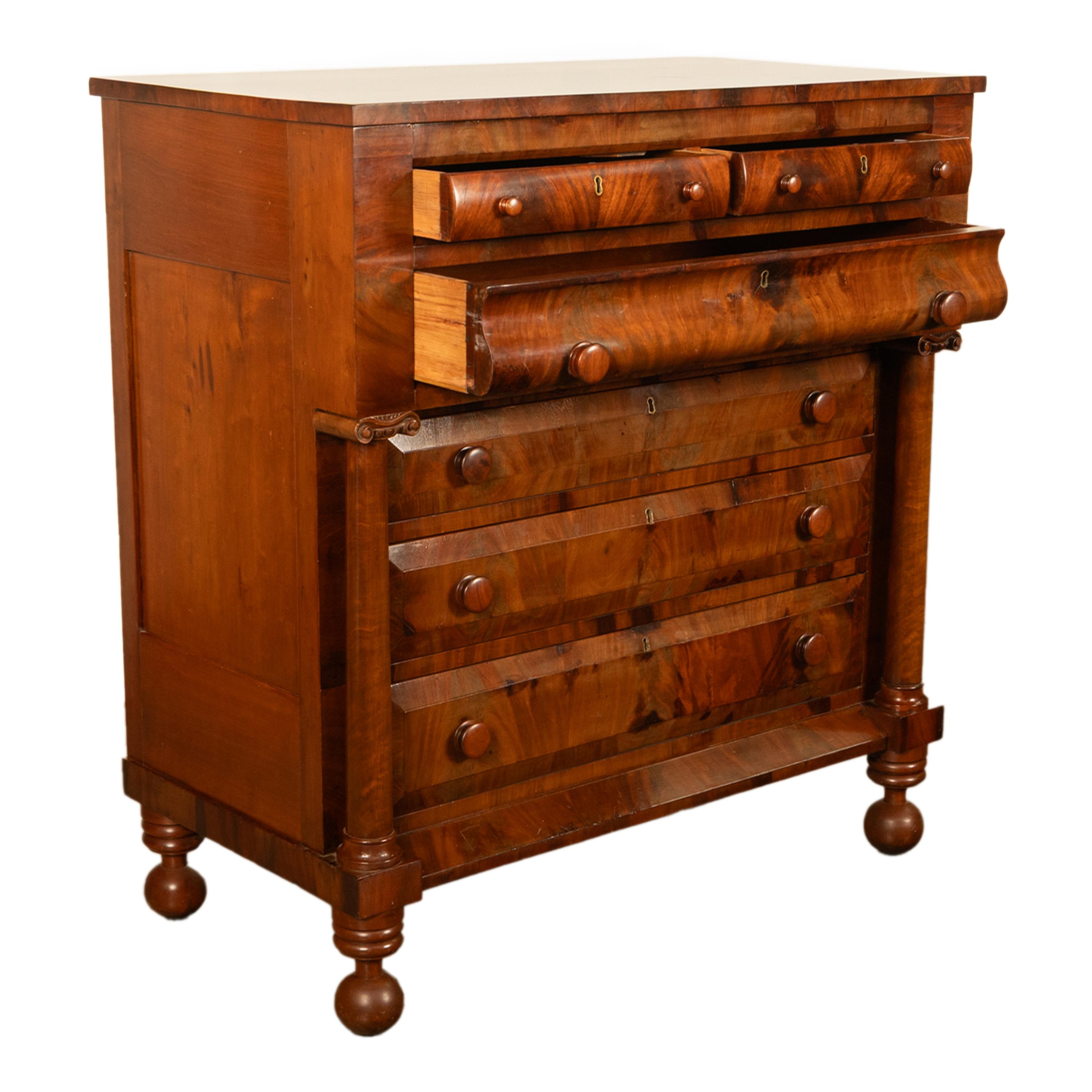 Antique American Classical Mahogany Chest Drawers Dresser Commode New York 1830 For Sale 5
