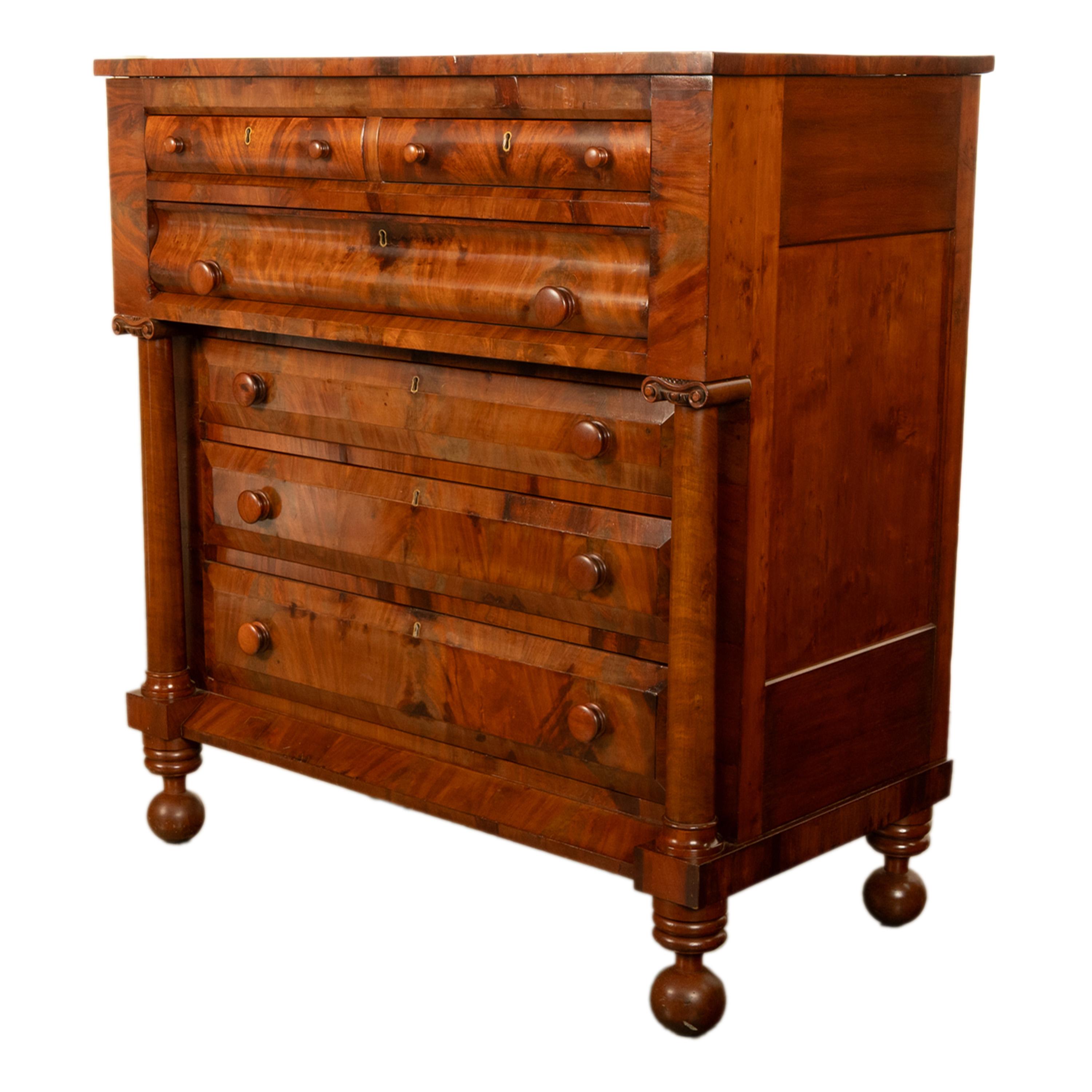 American Empire Antique American Classical Mahogany Chest Drawers Dresser Commode New York 1830 For Sale