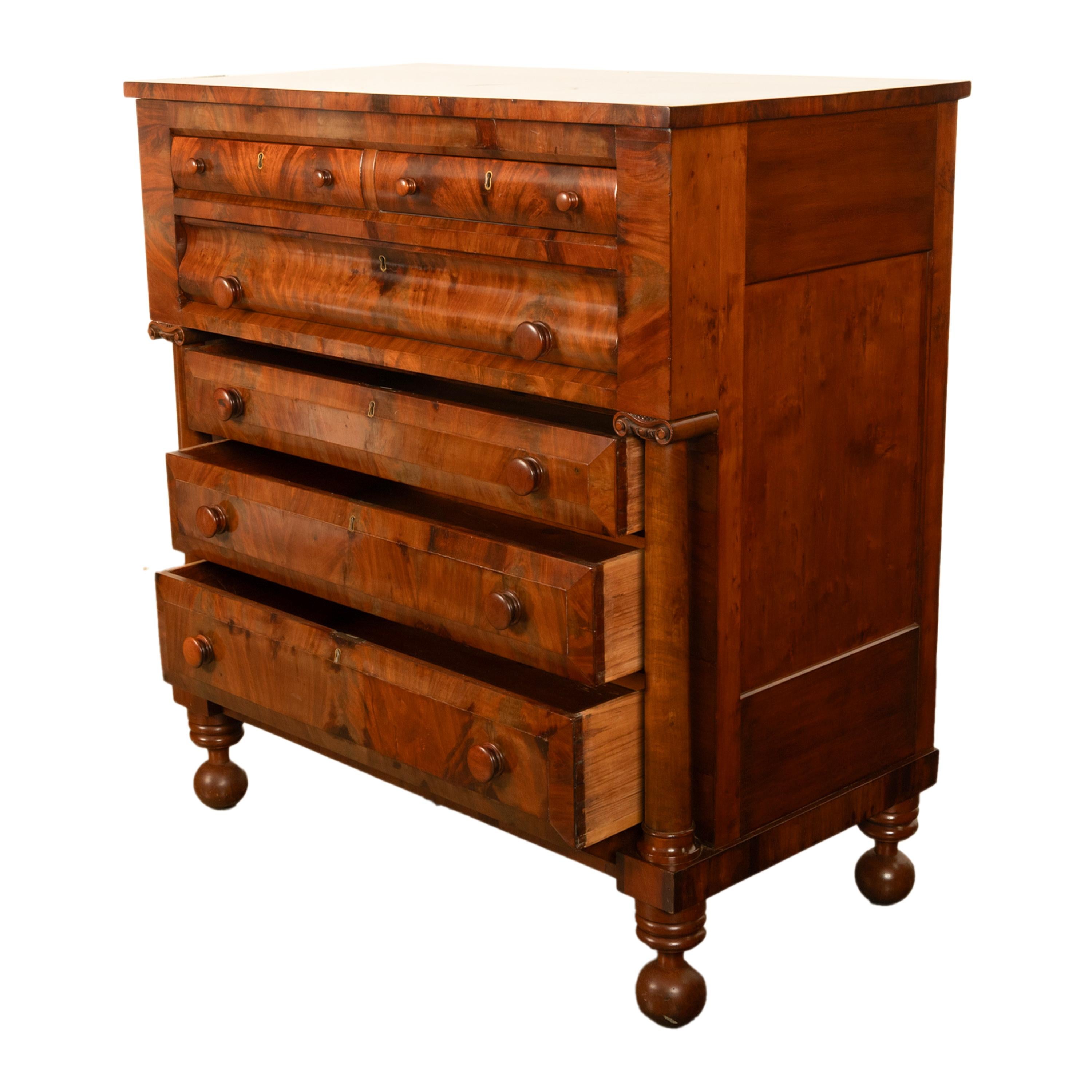 Mid-19th Century Antique American Classical Mahogany Chest Drawers Dresser Commode New York 1830 For Sale