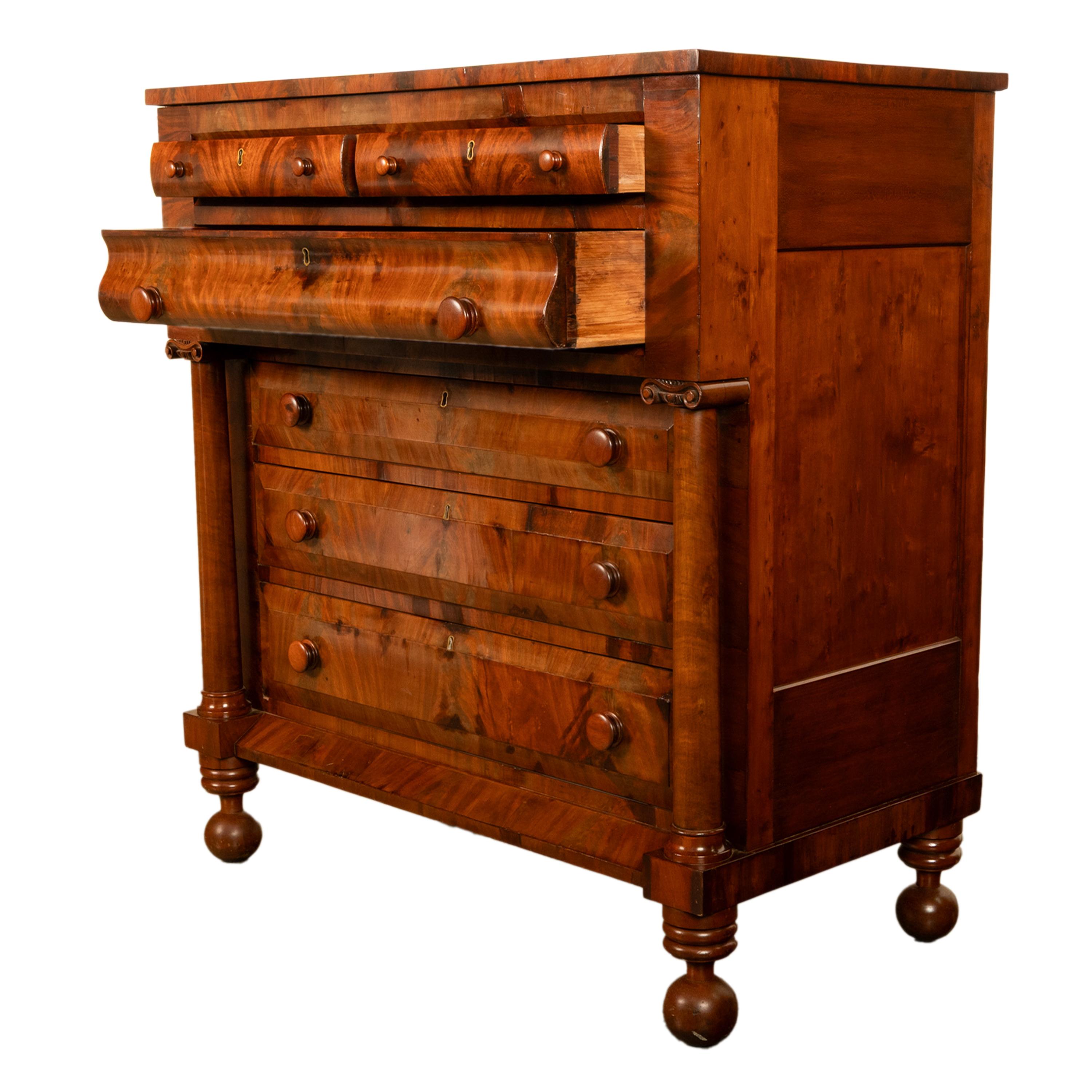 Antique American Classical Mahogany Chest Drawers Dresser Commode New York 1830 For Sale 1