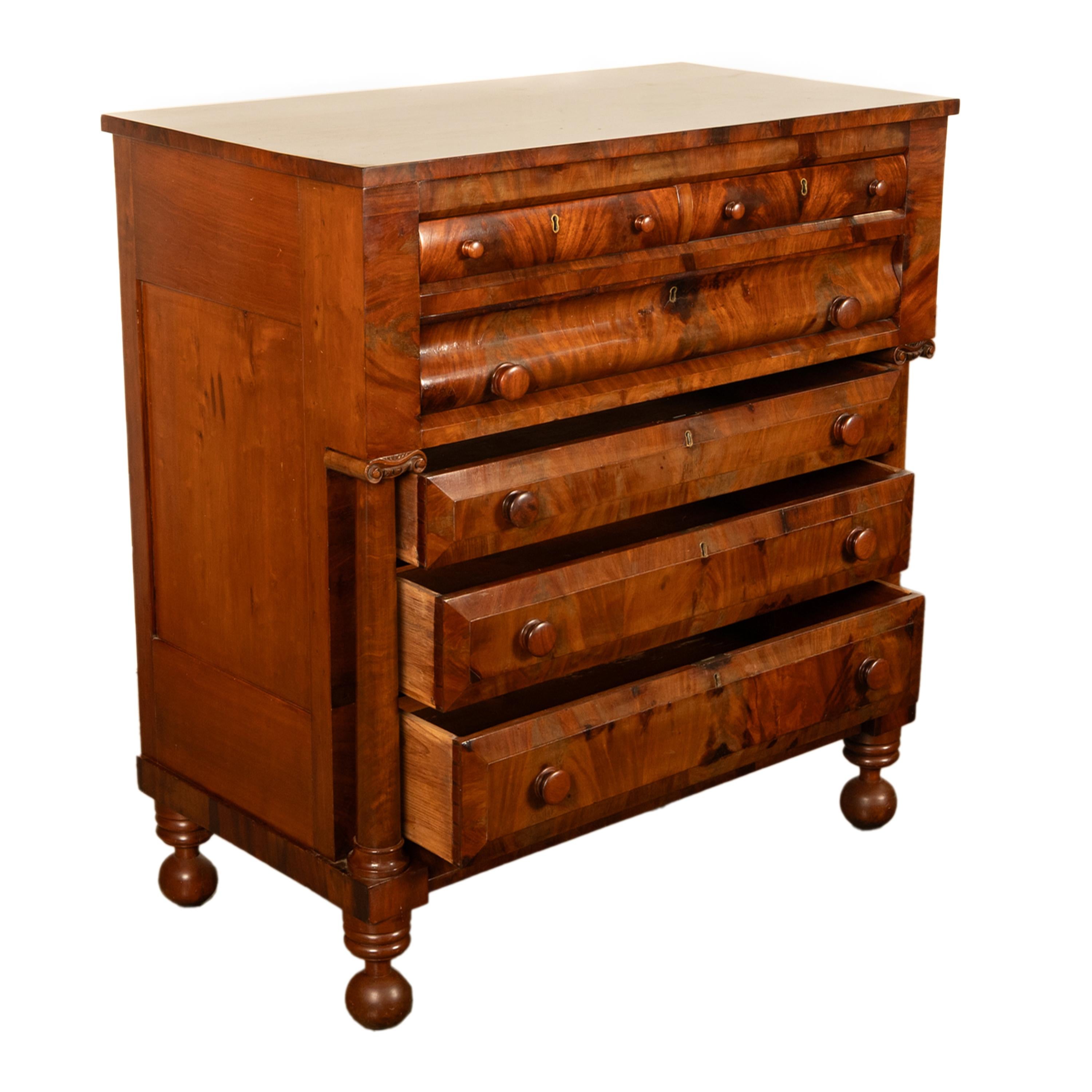 Antique American Classical Mahogany Chest Drawers Dresser Commode New York 1830 For Sale 4