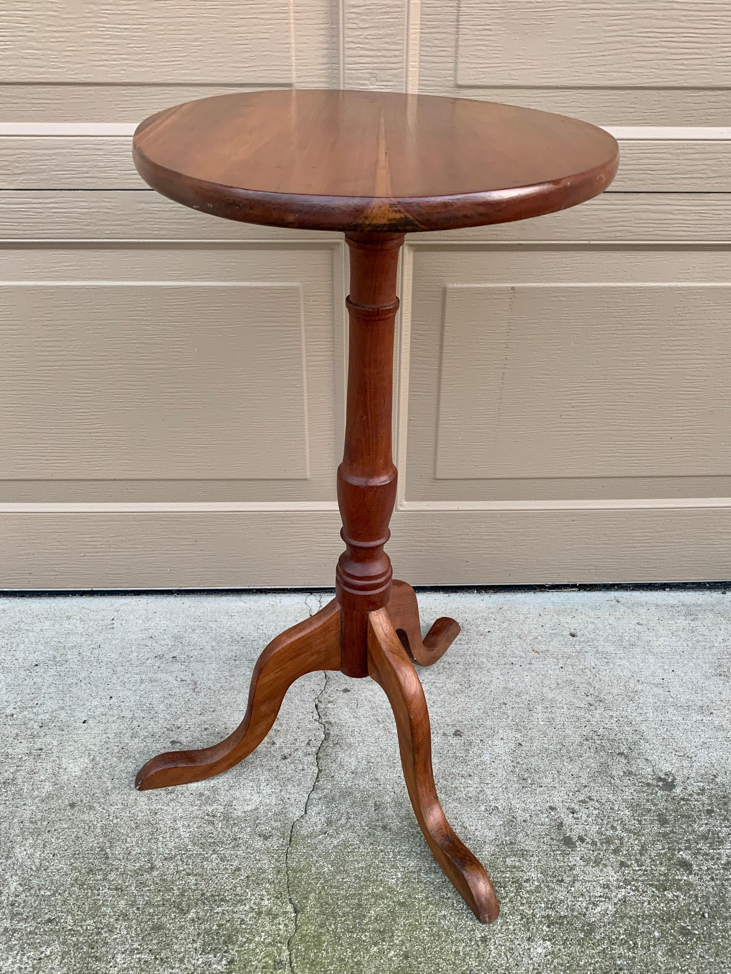Antique American Colonial Cherry Candle Stand or Side Table, Mid 19th Century 7