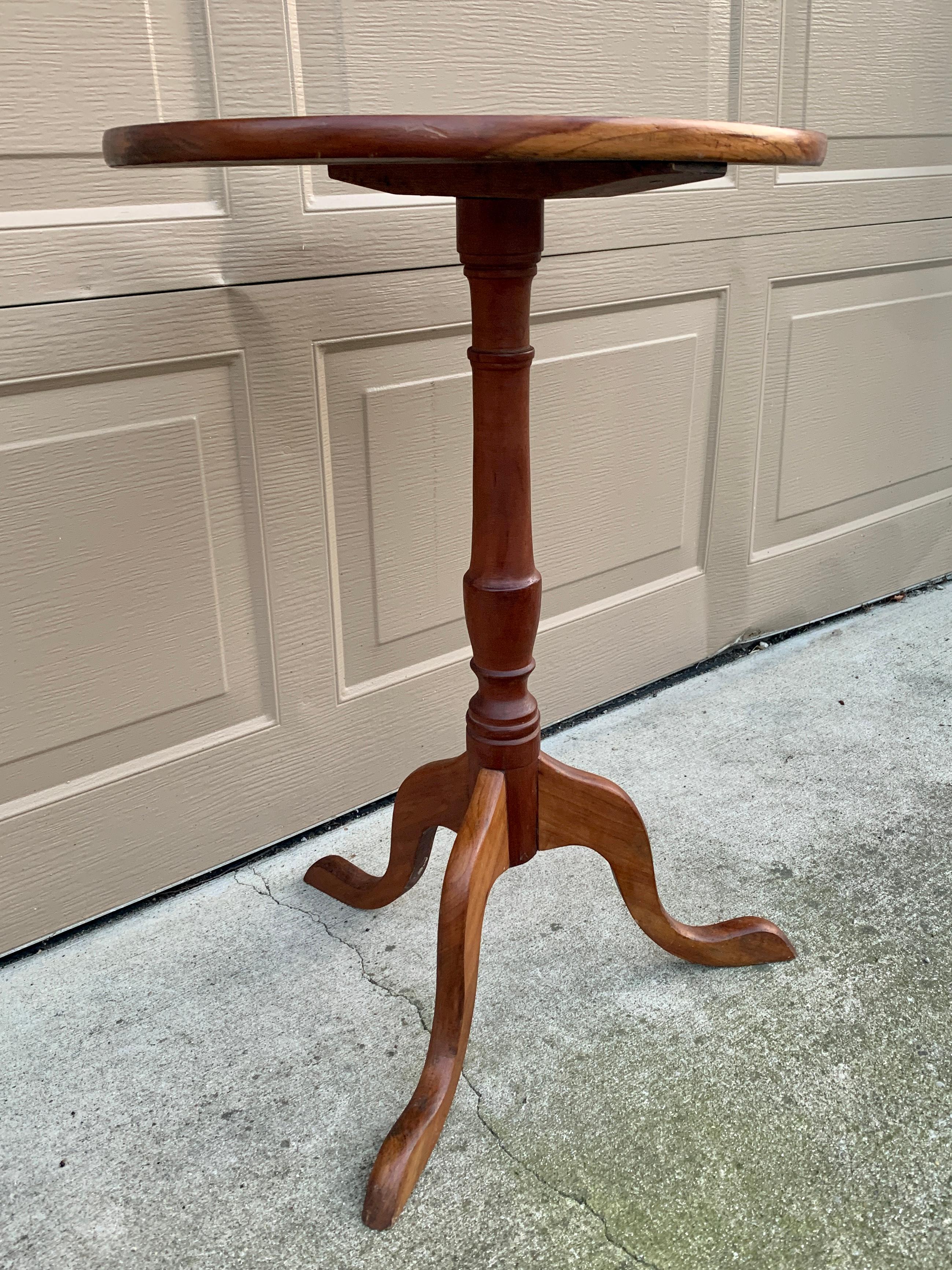 Antique American Colonial Cherry Candle Stand or Side Table, Mid 19th Century 2