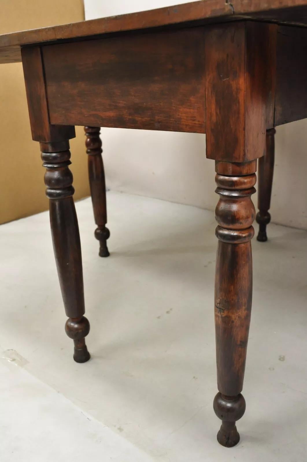 19th Century Antique American Colonial Cherry Wood Gateleg Drop Leaf Farmhouse Dining Table For Sale