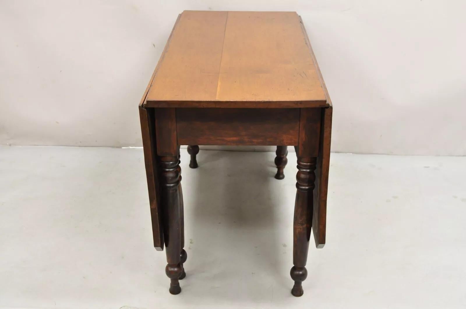 Antique American Colonial Cherry Wood Gateleg Drop Leaf Farmhouse Dining Table For Sale 1