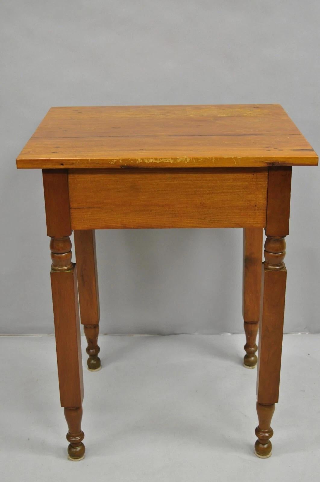 Antique American Colonial Cherry Wood One Drawer Nightstand Work Side Table For Sale 4