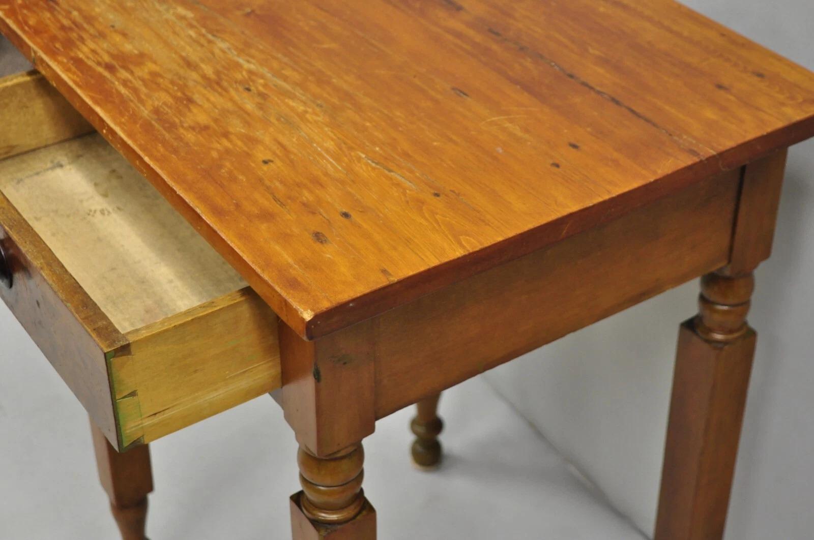 Antique American Colonial Cherry Wood One Drawer Nightstand Work Side Table For Sale 6