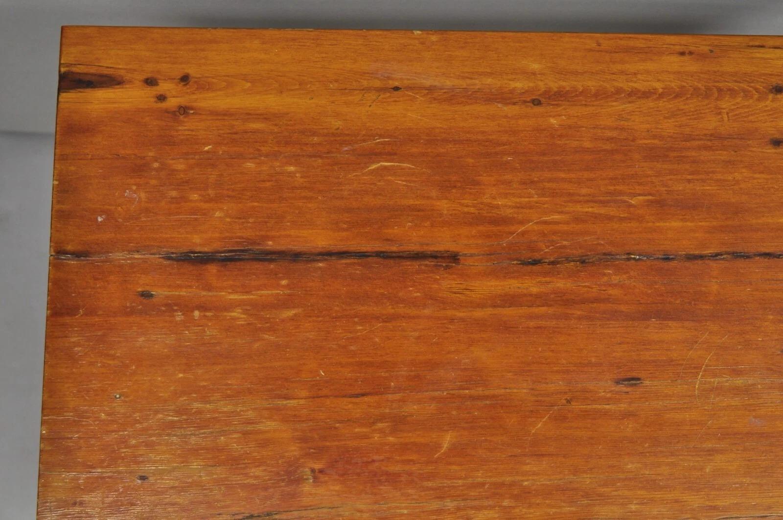 Antique American Colonial Cherry Wood One Drawer Nightstand Work Side Table For Sale 1