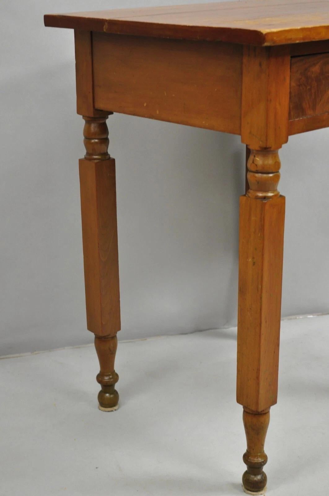 Antique American Colonial Cherry Wood One Drawer Nightstand Work Side Table For Sale 3