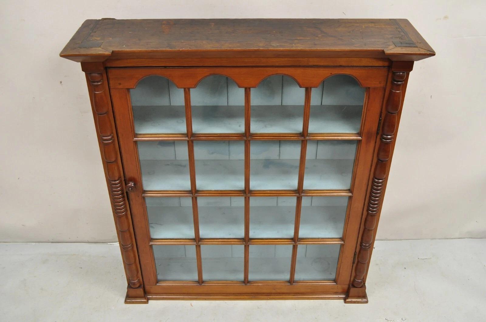 Antiker amerikanischer Kolonial-Schrank Hutch aus Kirschbaumholz mit gewellter Glastür aus China im Angebot 6