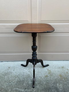 Antique American Colonial Mahogany Side Table, Early 20th Century