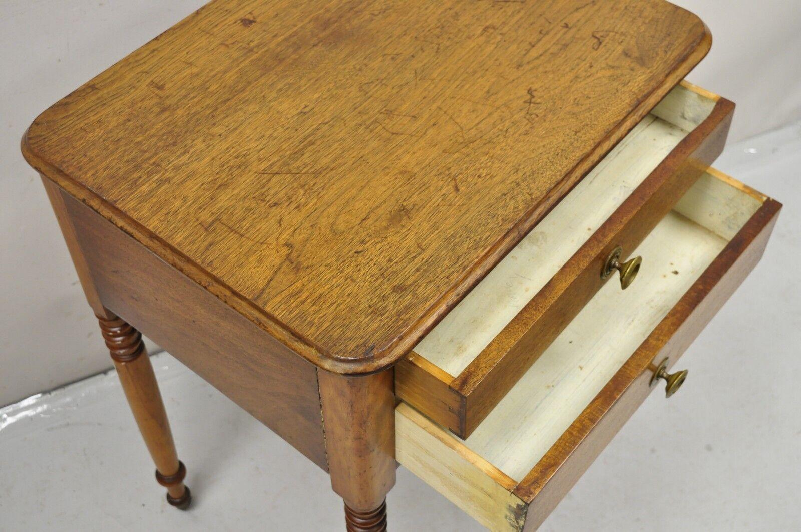 Antique American Colonial Sheraton Mahogany 2 Drawer Nightstand Bedside Table For Sale 5