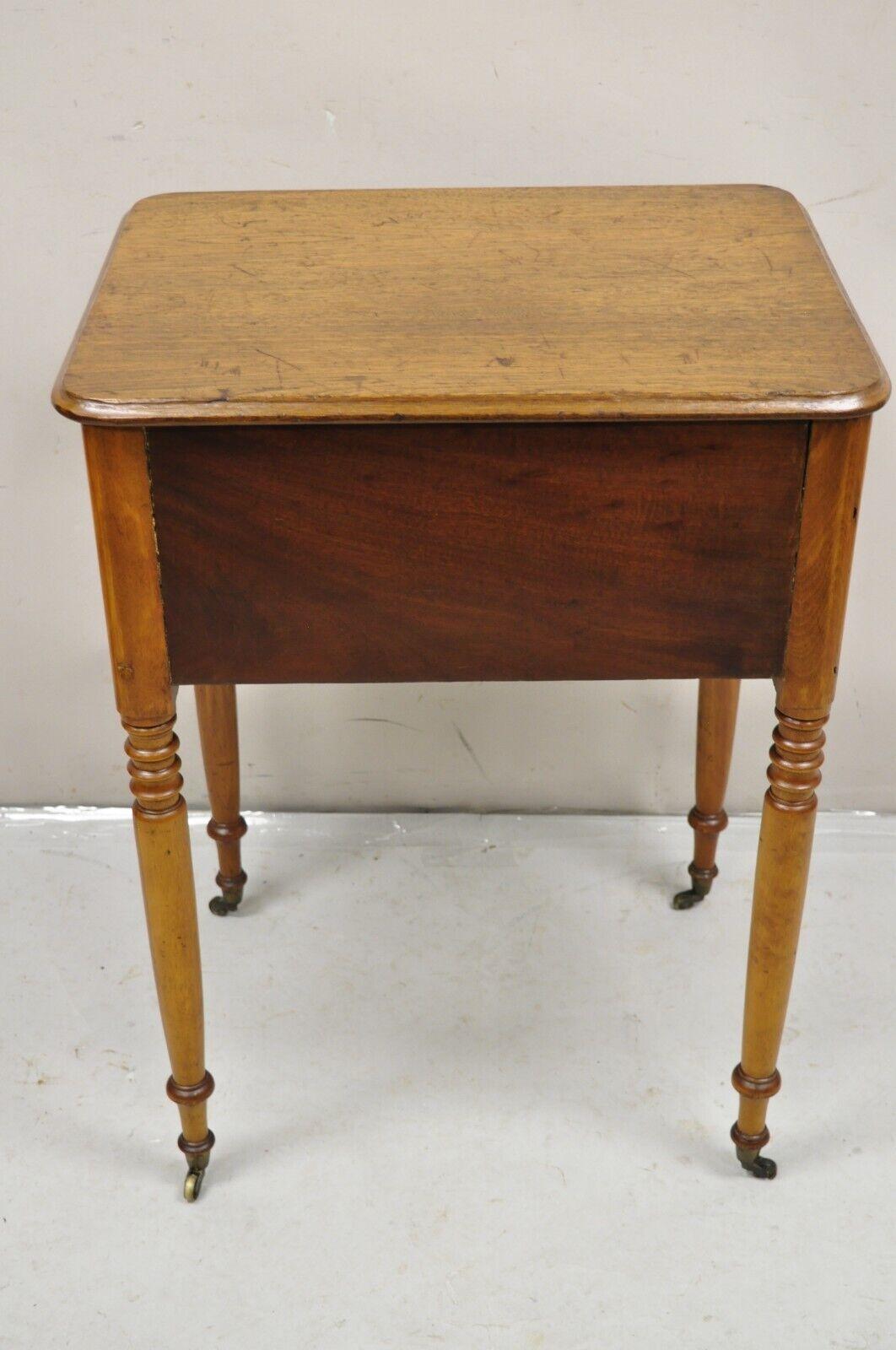Antique American Colonial Sheraton Mahogany 2 Drawer Nightstand Bedside Table For Sale 4