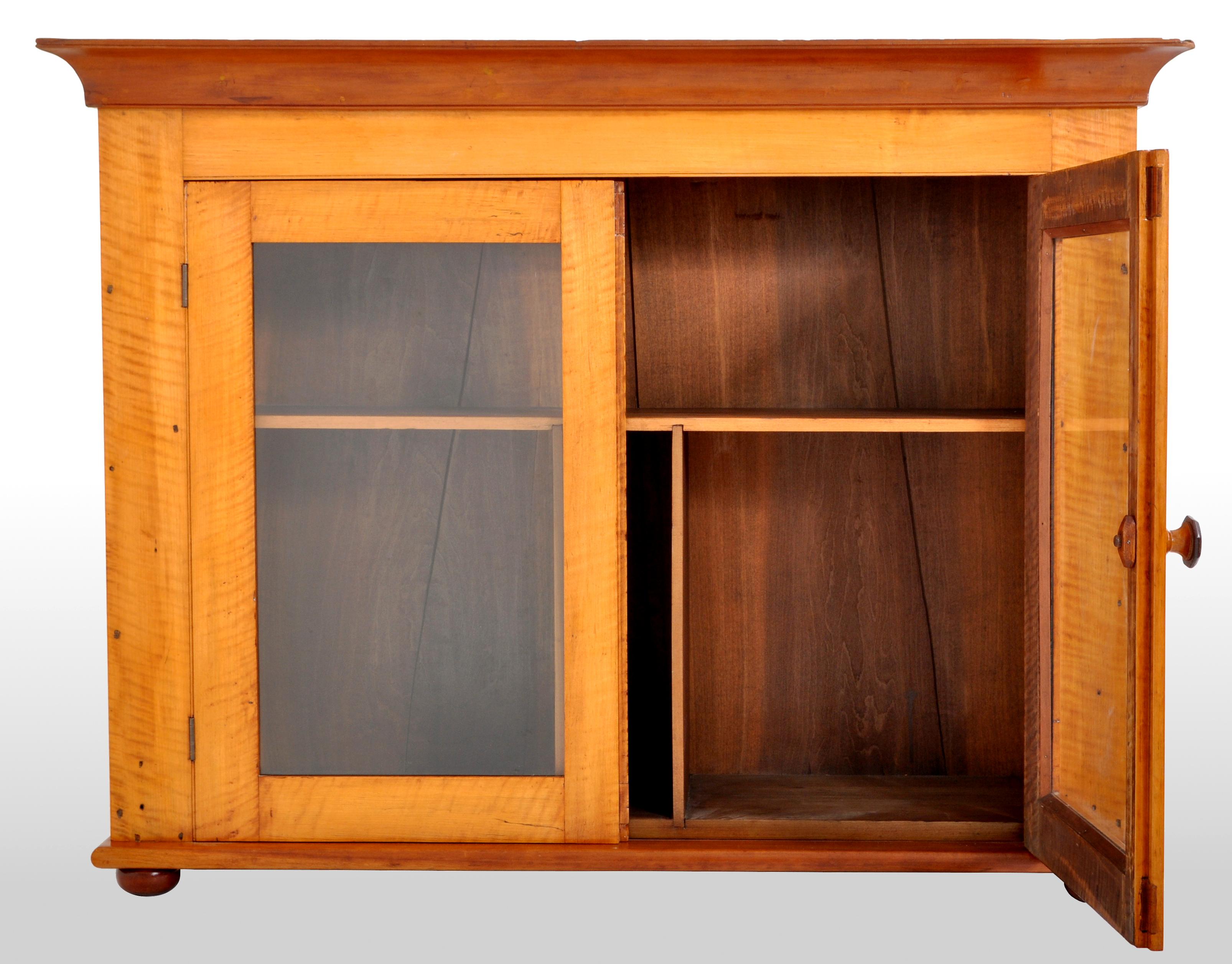 Antique American Country Tiger Maple Two Door Display Cabinet Pennsylvania, 1840 In Good Condition In Portland, OR