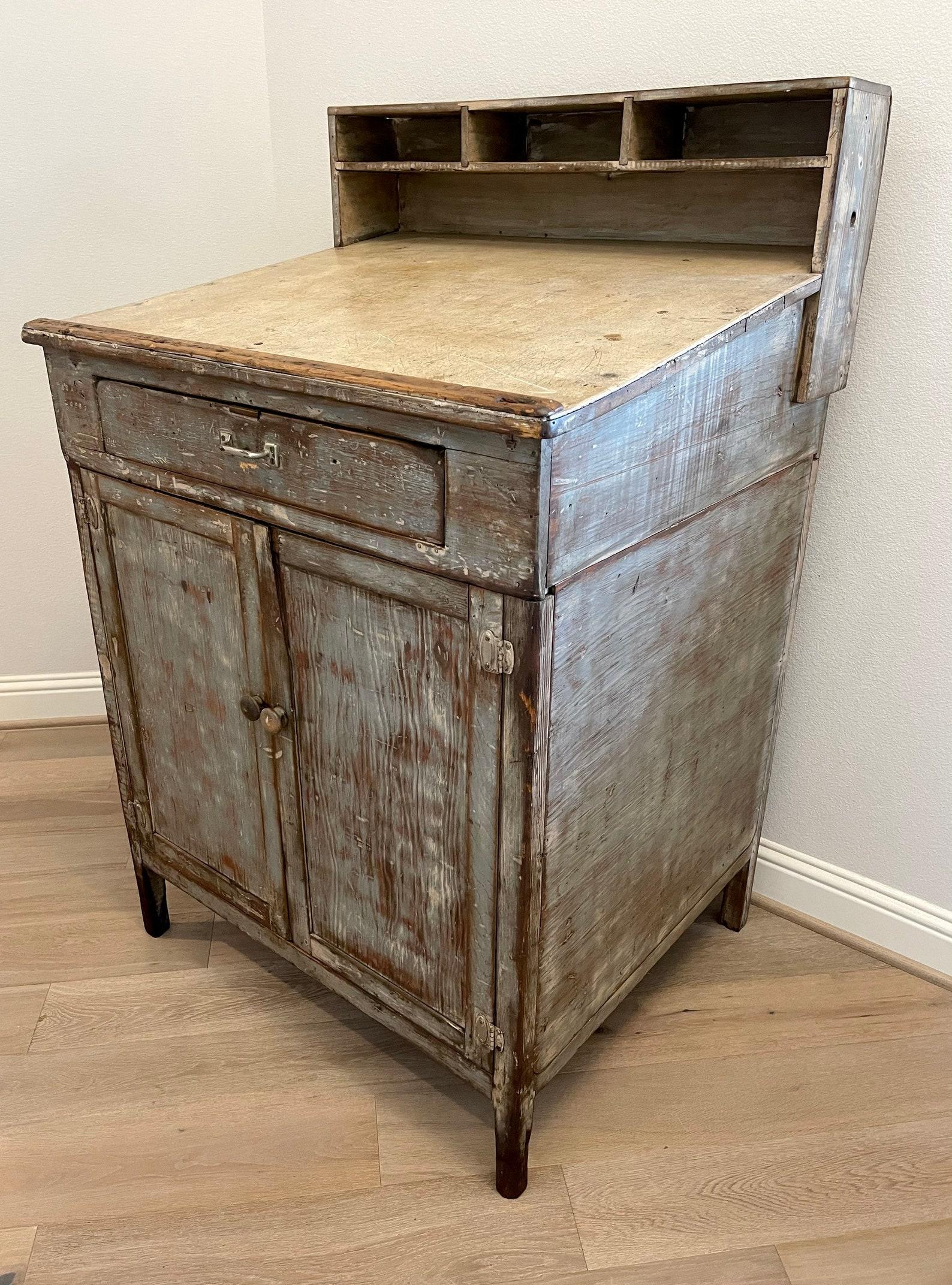 An antique American rustic industrial workbench desk. Stamped: USA, AF(eligible) 1059.9. Possibly USA Armed Forces or Air Force. 

Hand-crafted in the early/mid-20th century, likely originating in the Southern United States, unusual utilitarian