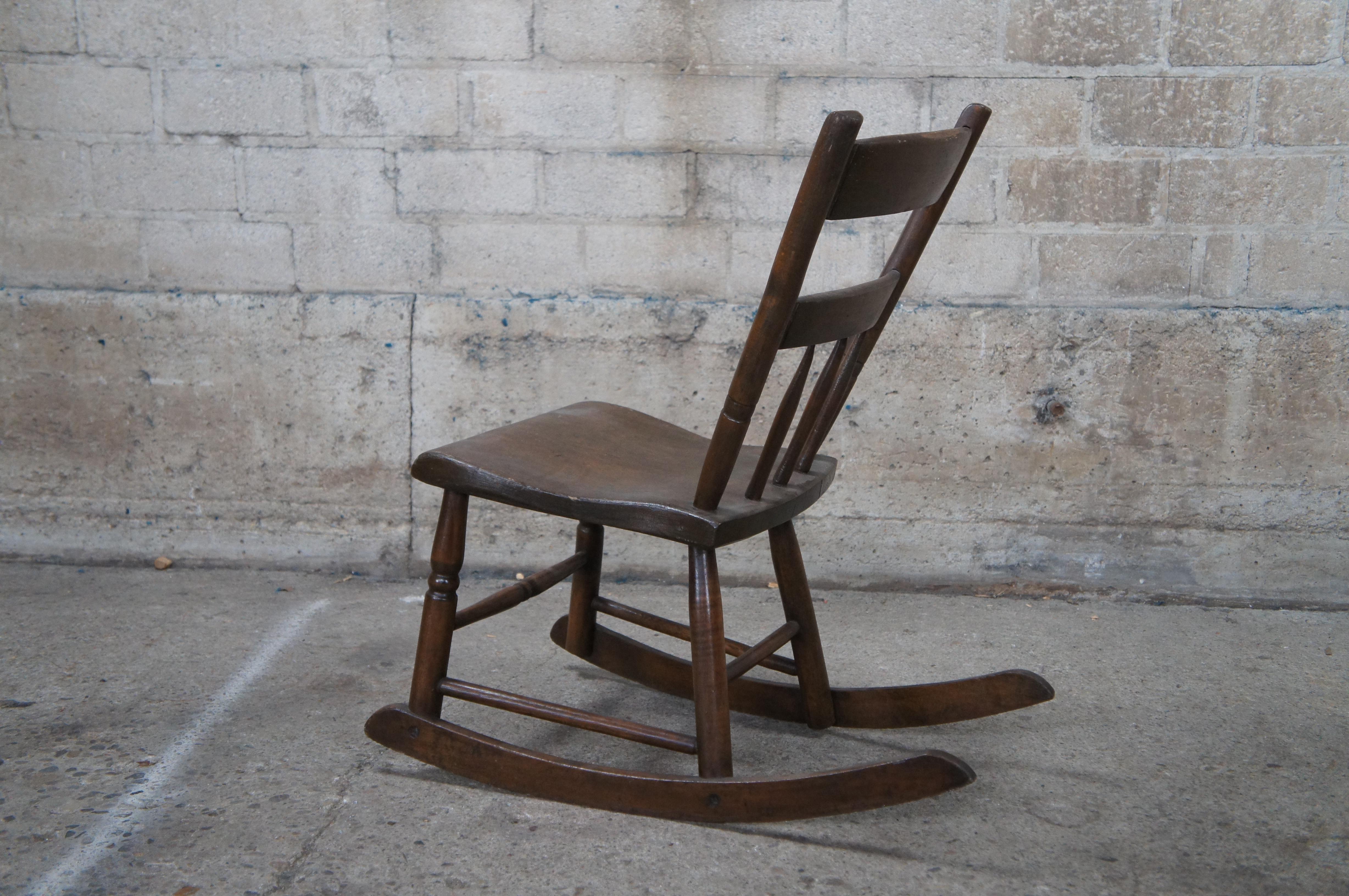 20th Century Antique American Country Oak Ladder Stat Back Rocking Chair Rocker For Sale