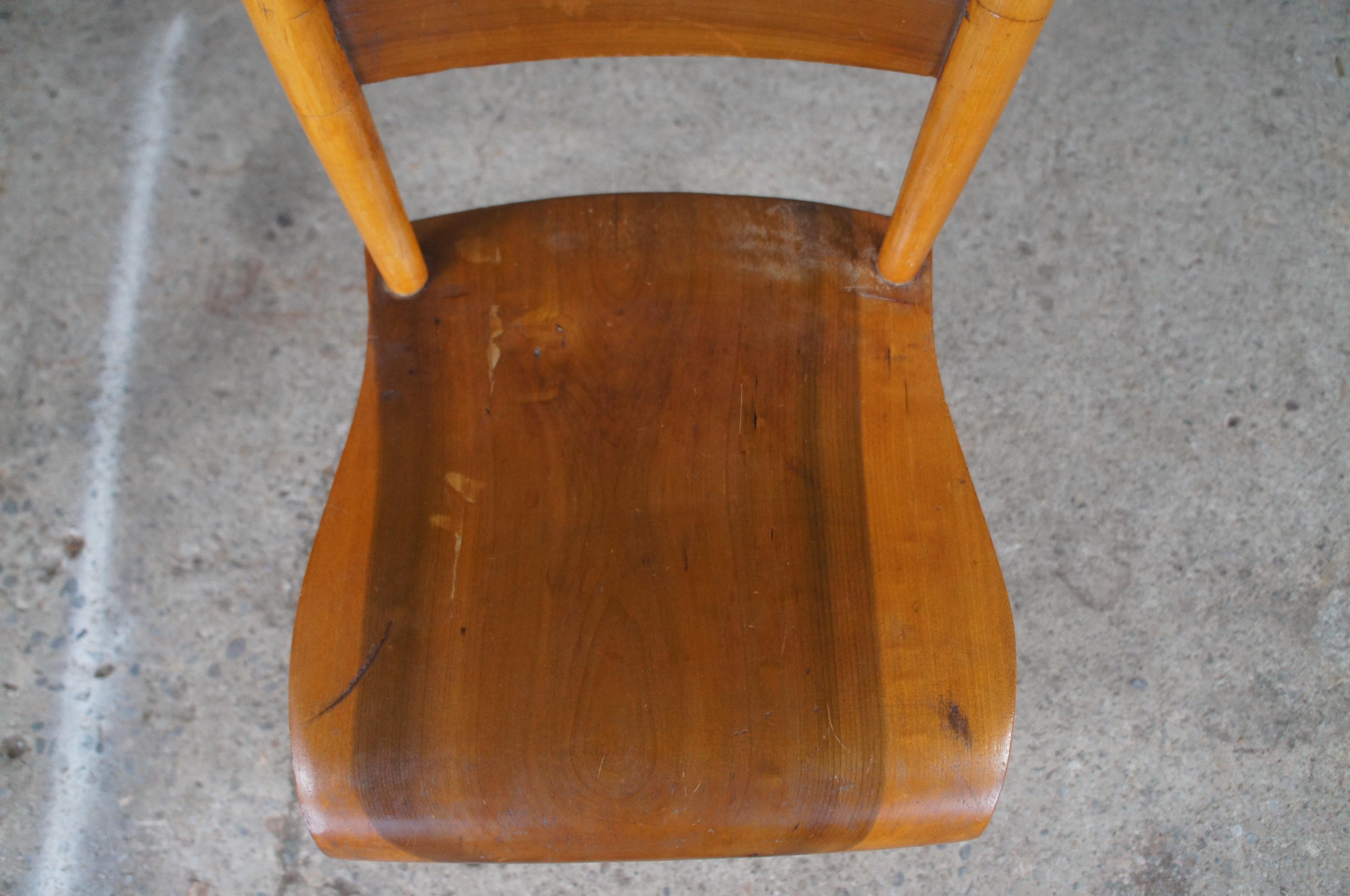 Antique American Country Solid Maple Plank Seat Side Accent Chair For Sale 6