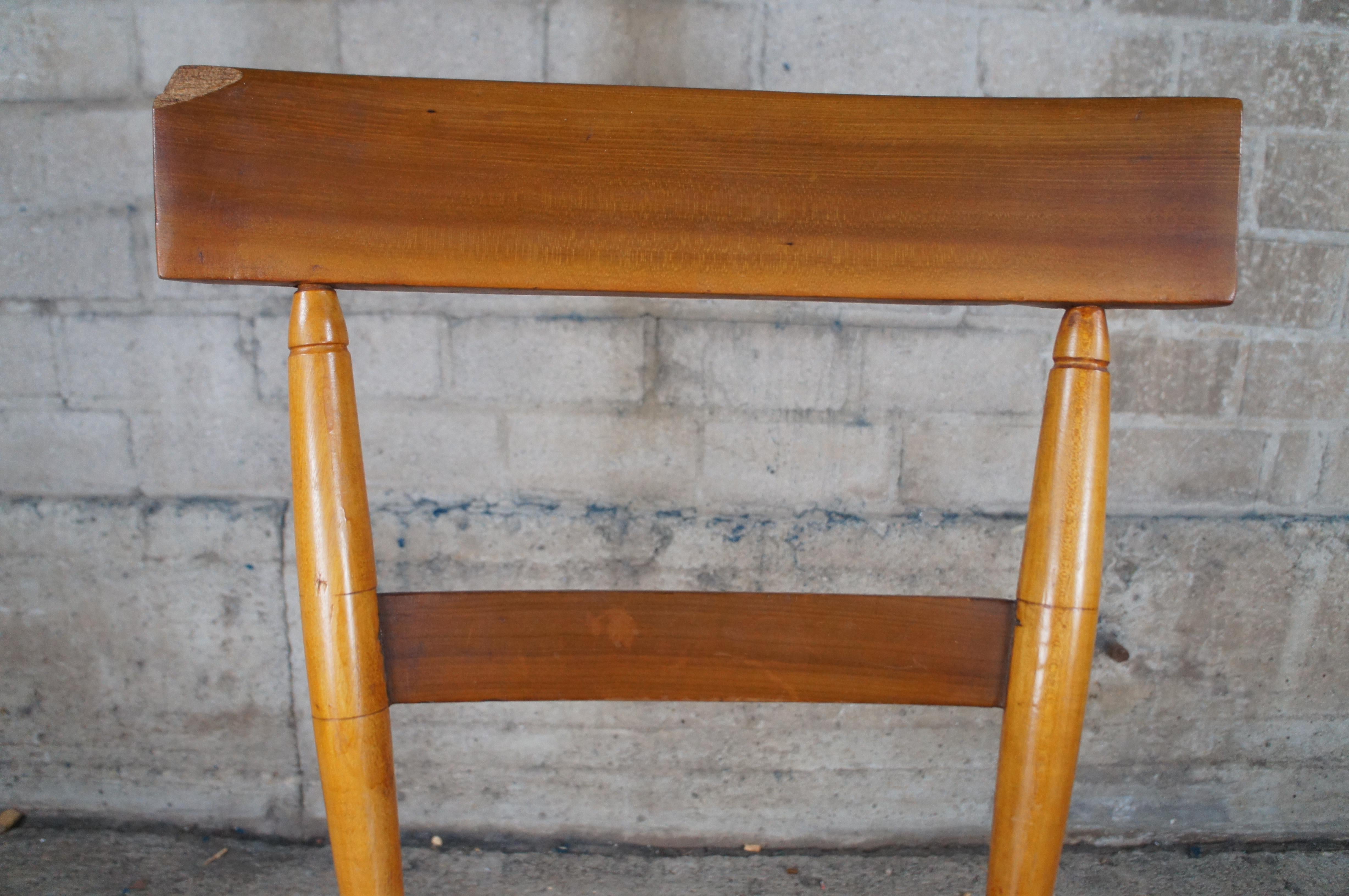 Antique American Country Solid Maple Plank Seat Side Accent Chair For Sale 7