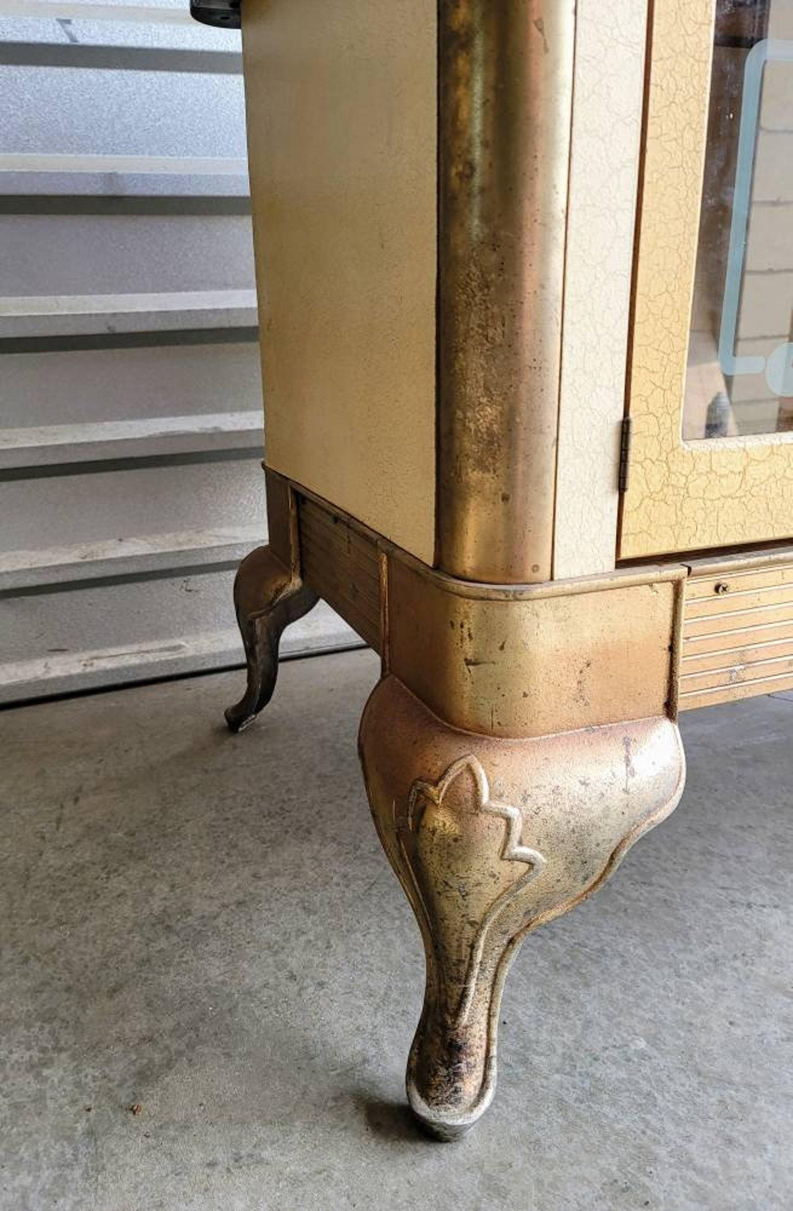 Antique American Early Kitchen Stove Now Console Table In Good Condition For Sale In Forney, TX