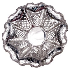 Antiguo cuenco americano eduardiano clásico perforado de plata de ley