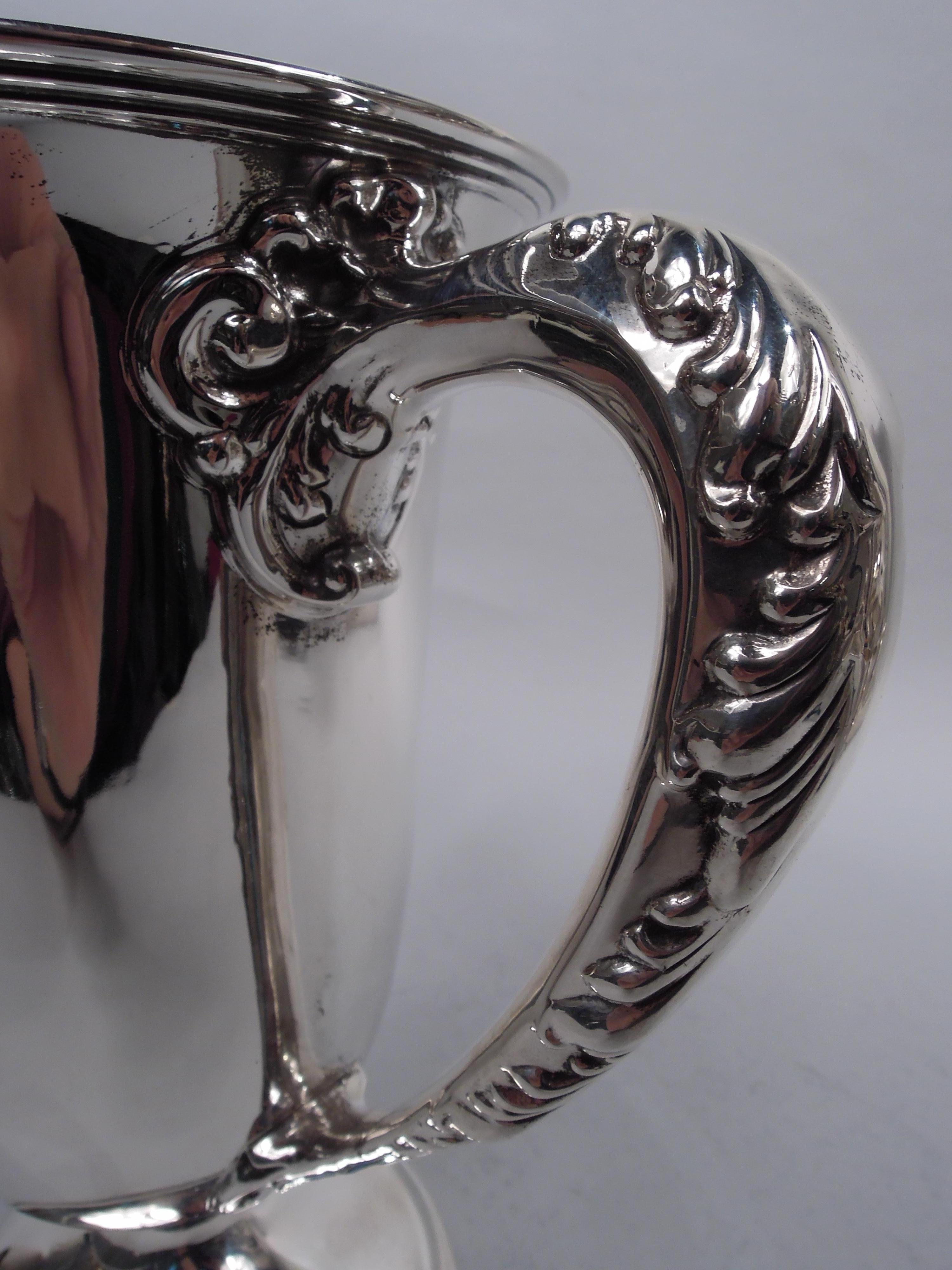 Antique American Edwardian Classical Sterling Silver Loving Cup Trophy In Good Condition For Sale In New York, NY
