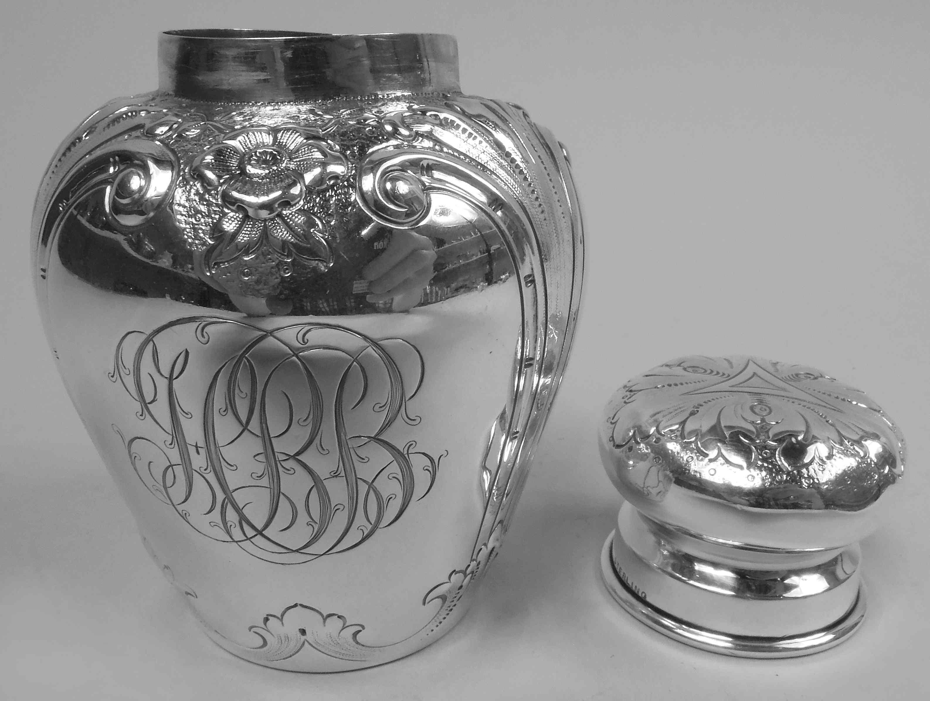 Antique American Edwardian Classical Sterling Silver Tea Caddy In Good Condition For Sale In New York, NY