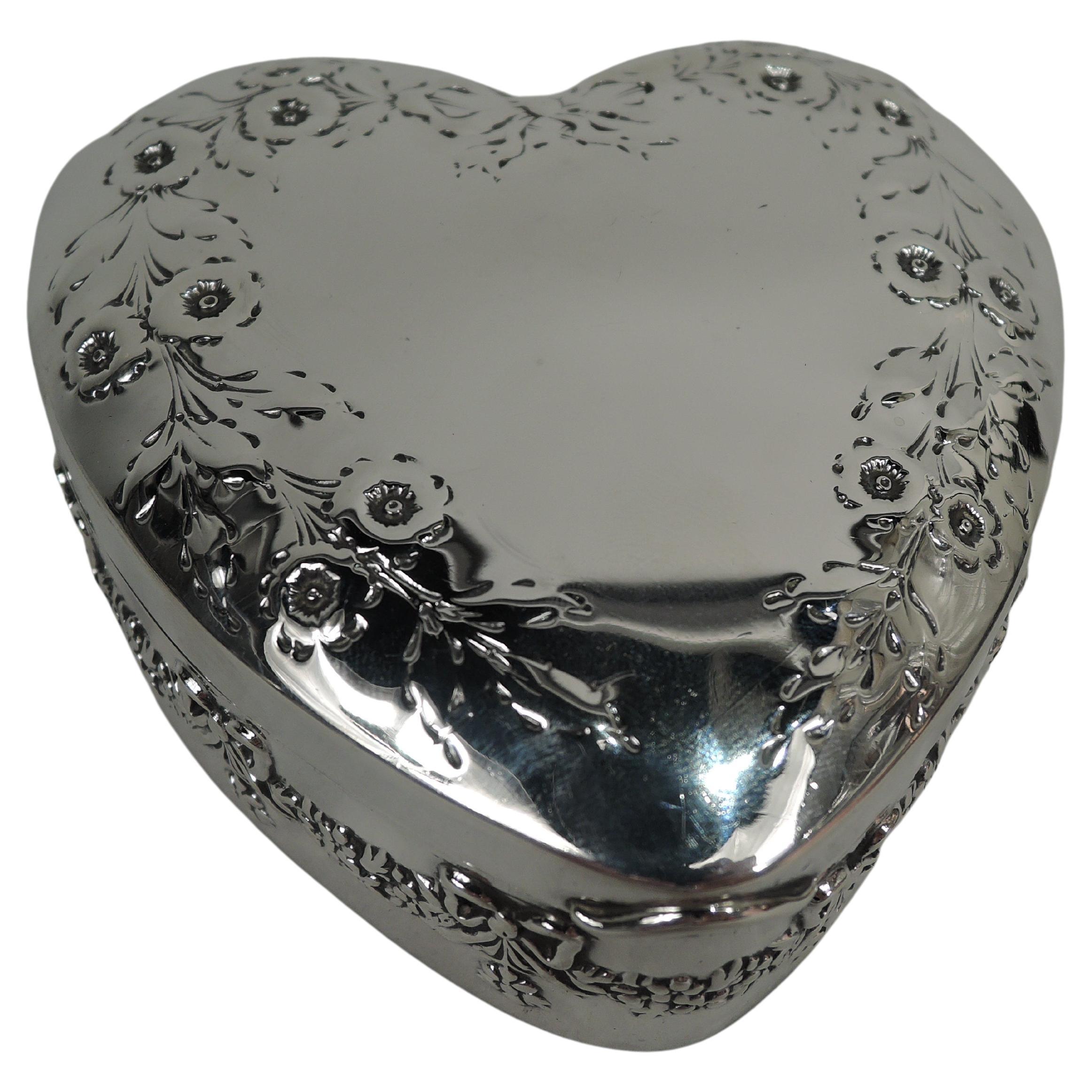 Antique American Edwardian Regency Heart-Shaped Trinket Box For Sale