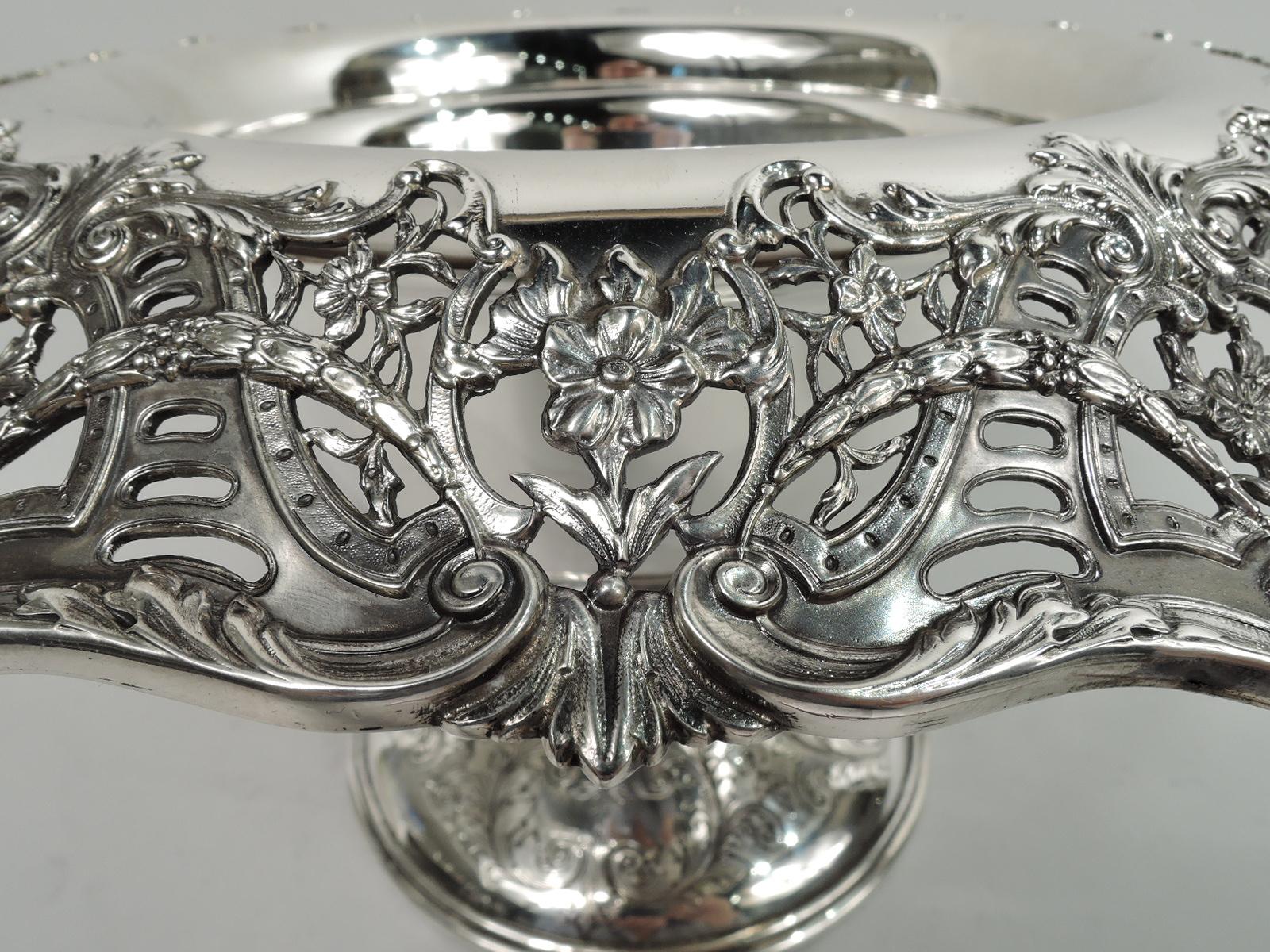 Antique American Edwardian Regency Sterling Silver Centerpiece Bowl In Excellent Condition In New York, NY