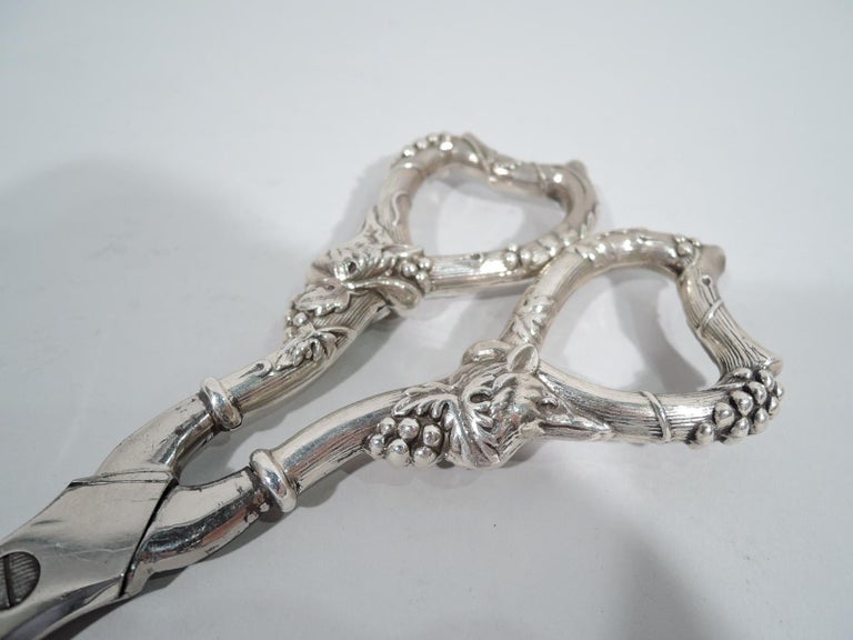 Antique American Edwardian Sterling Silver Grape Shears In Excellent Condition In New York, NY