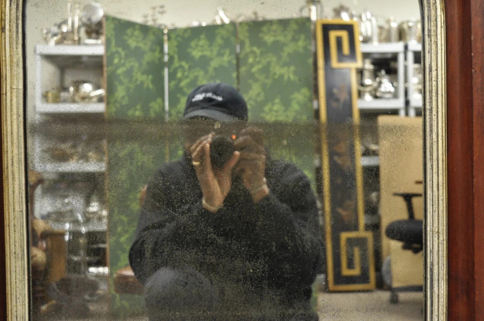 Antique Mirror americano ad arco in legno di mogano con cornice in vetro da parete in vendita 3