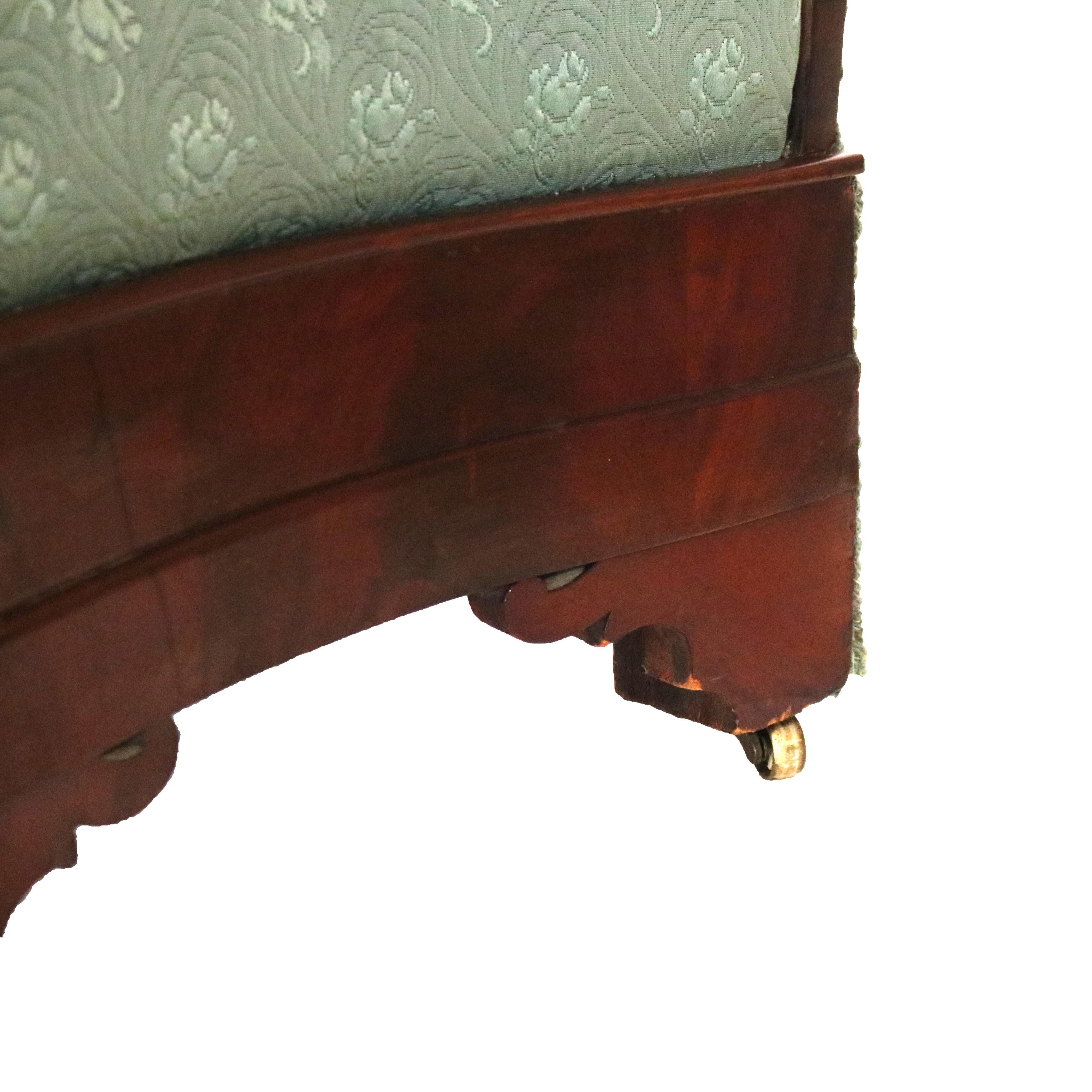 Antiguo Banco Imperio Americano de Caoba Tallada y Tapizado C1850 en venta 1