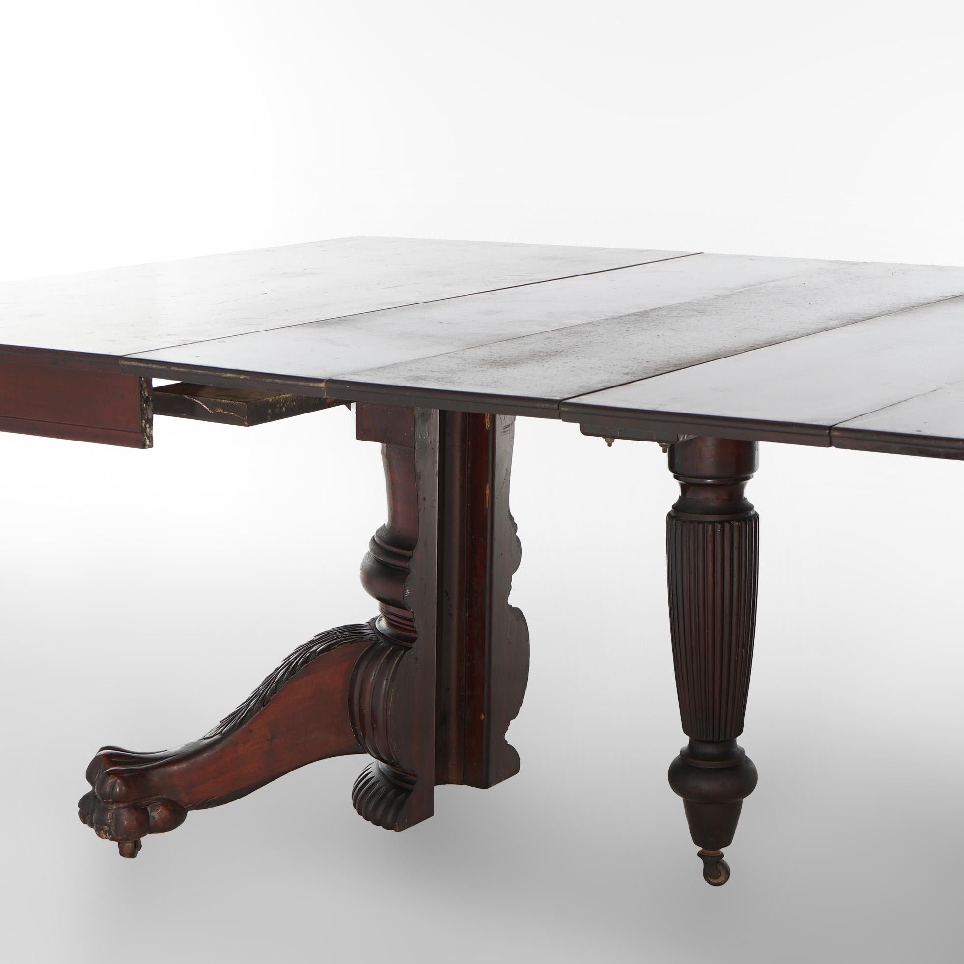 Ancienne table de banquet Empire américain en acajou sculpté et six  Feuilles c1880 en vente 11