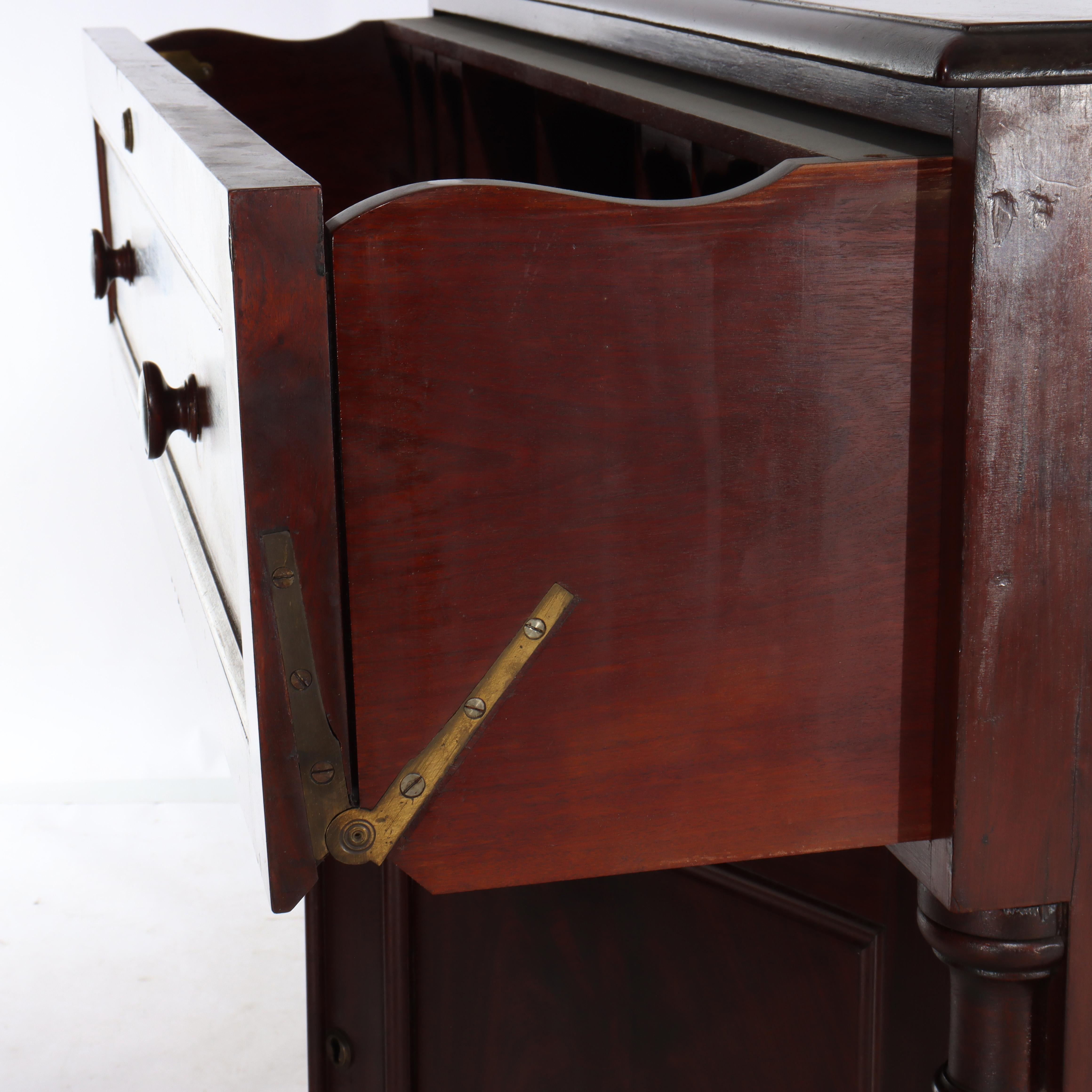 Antiker amerikanischer Empire-Schreibtisch aus Mahagoni mit klassischer Flamme, um 1840 im Angebot 14