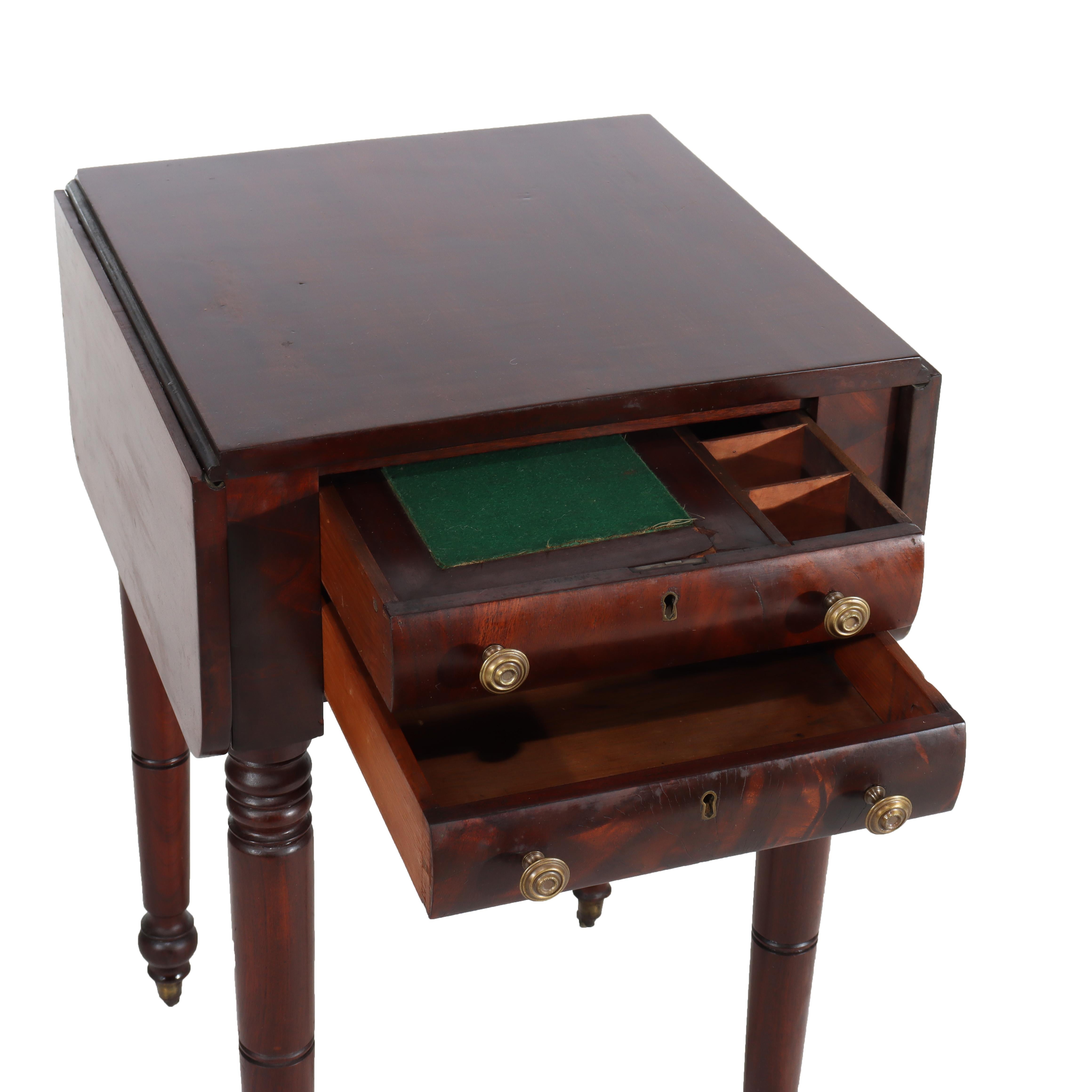 Ancienne table de travail à 2 tiroirs en acajou flammé Empire c1840 en vente 6