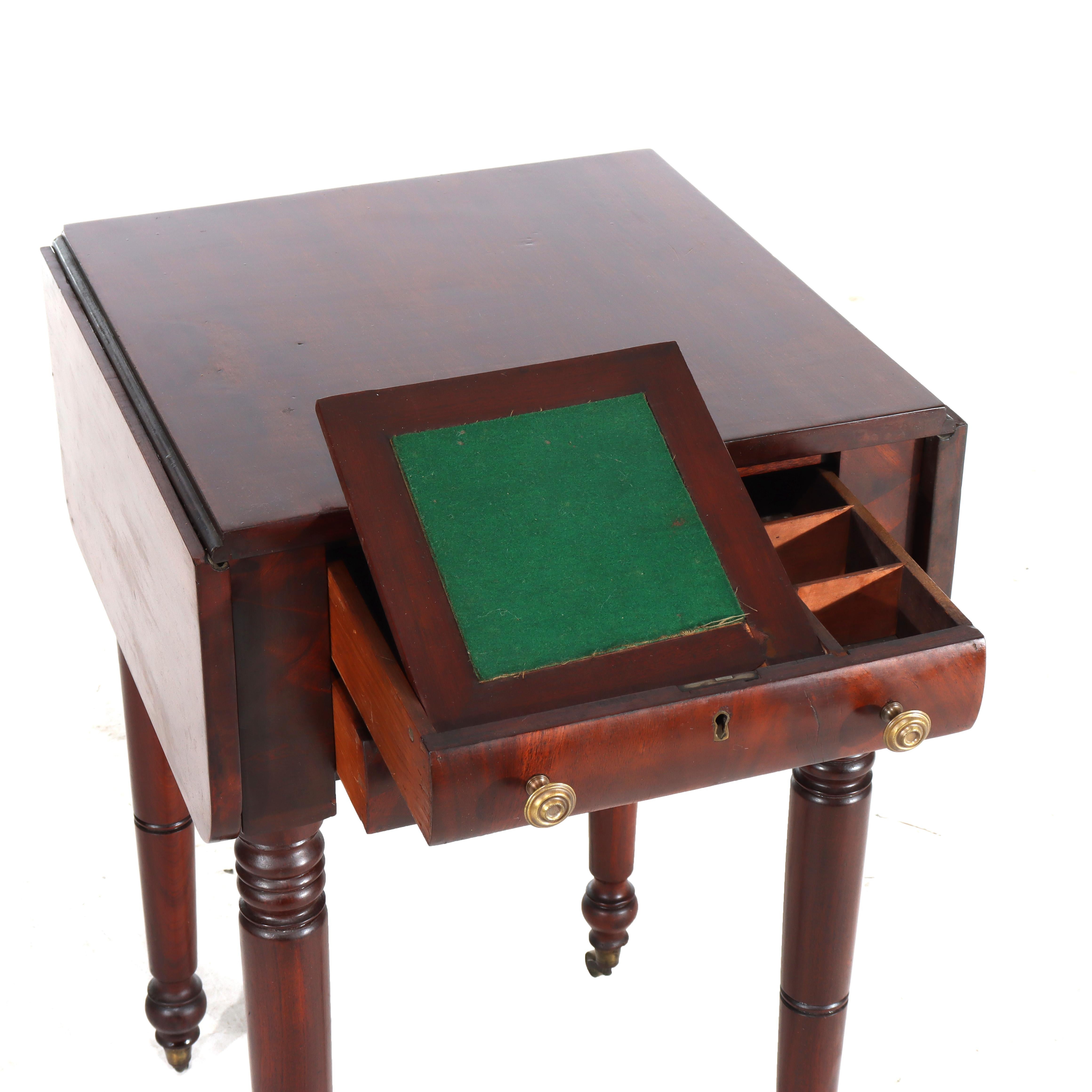 Ancienne table de travail à 2 tiroirs en acajou flammé Empire c1840 en vente 7