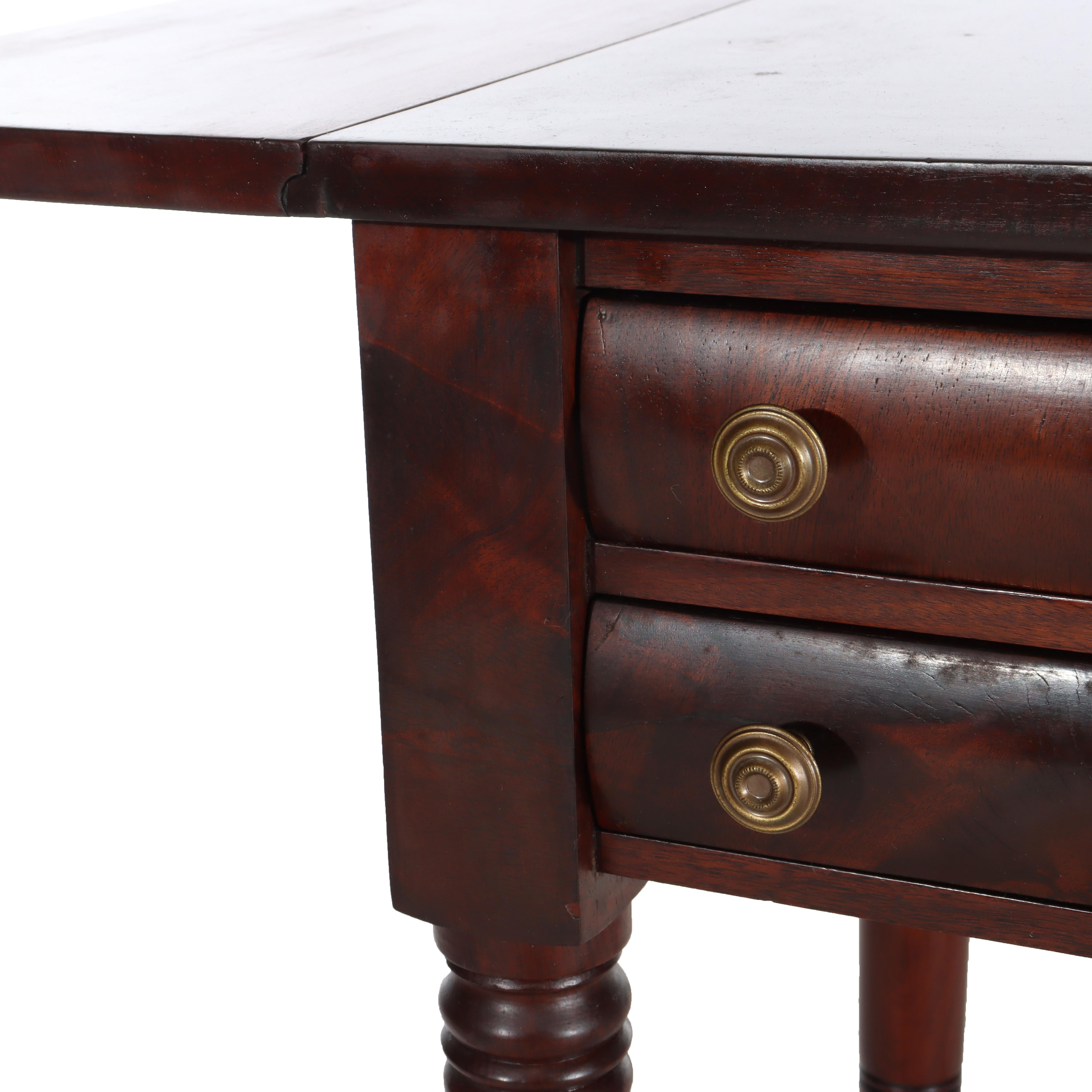 Ancienne table de travail à 2 tiroirs en acajou flammé Empire c1840 en vente 1
